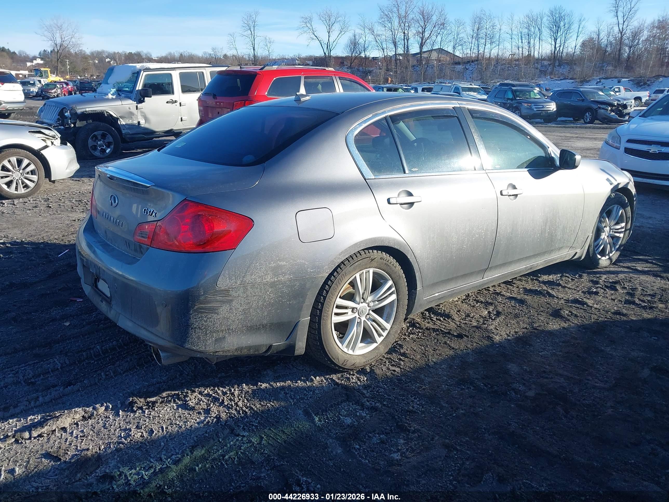 INFINITI G37X image 4