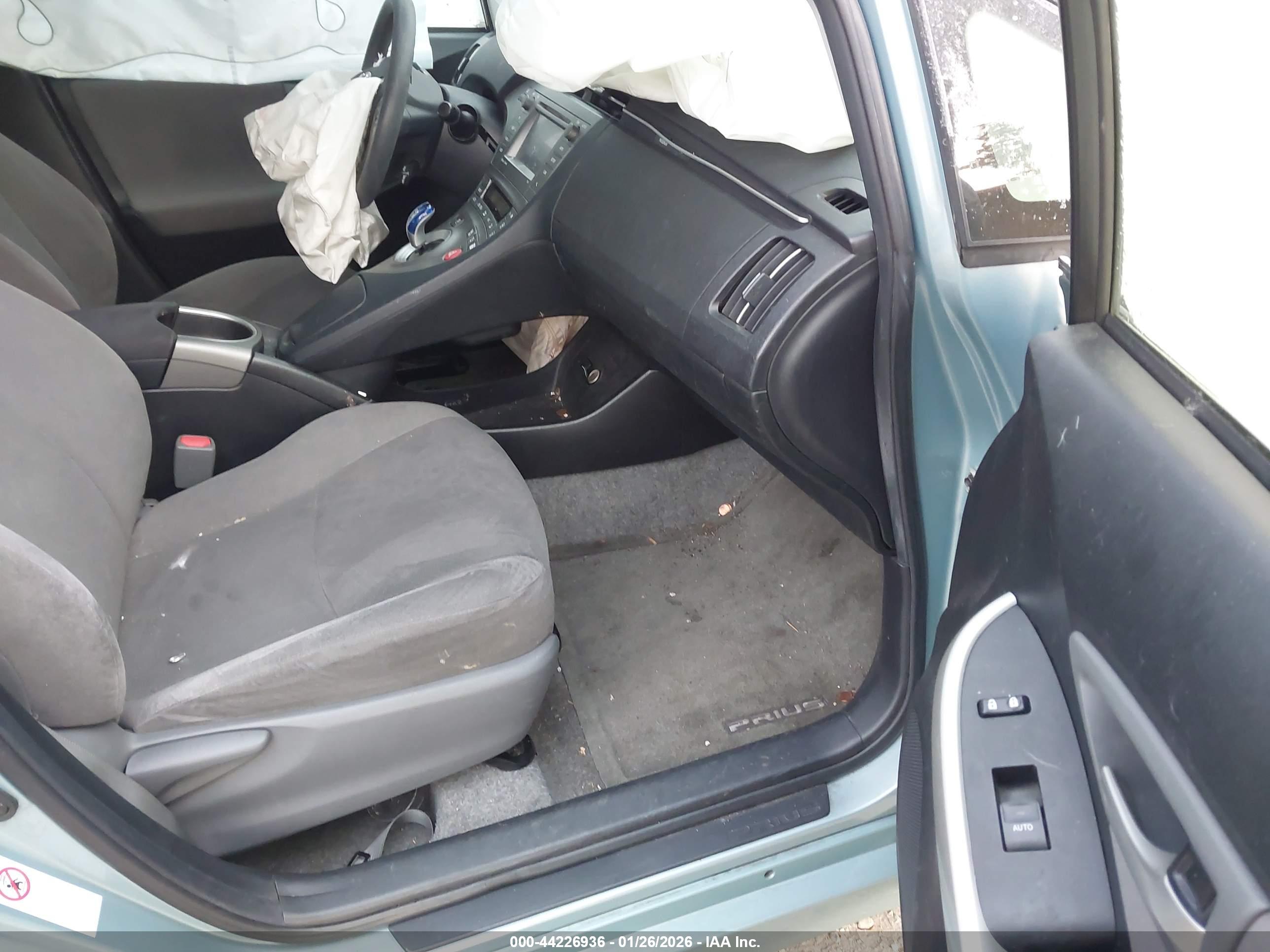 TOYOTA PRIUS image 5