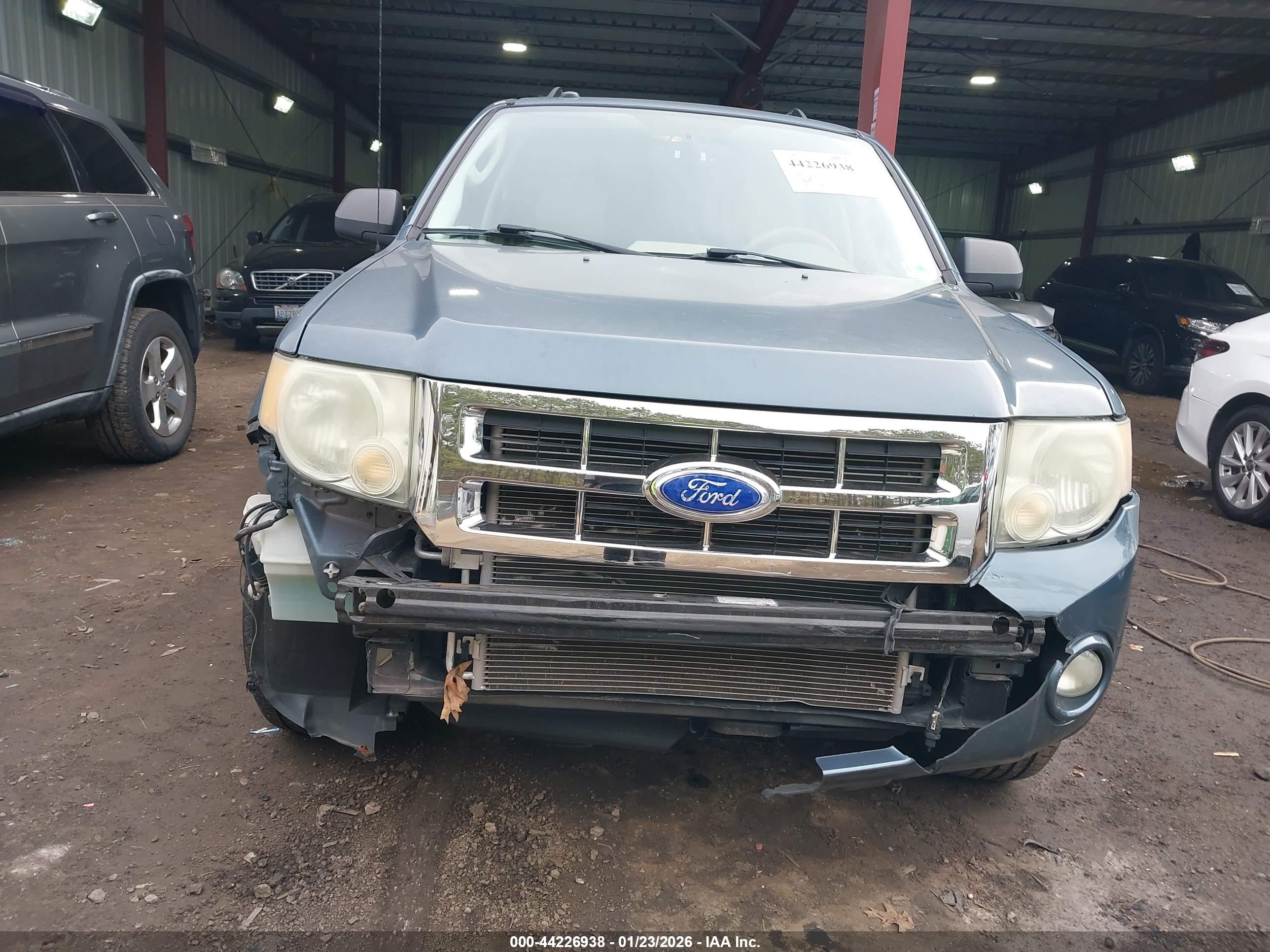 FORD ESCAPE image 6