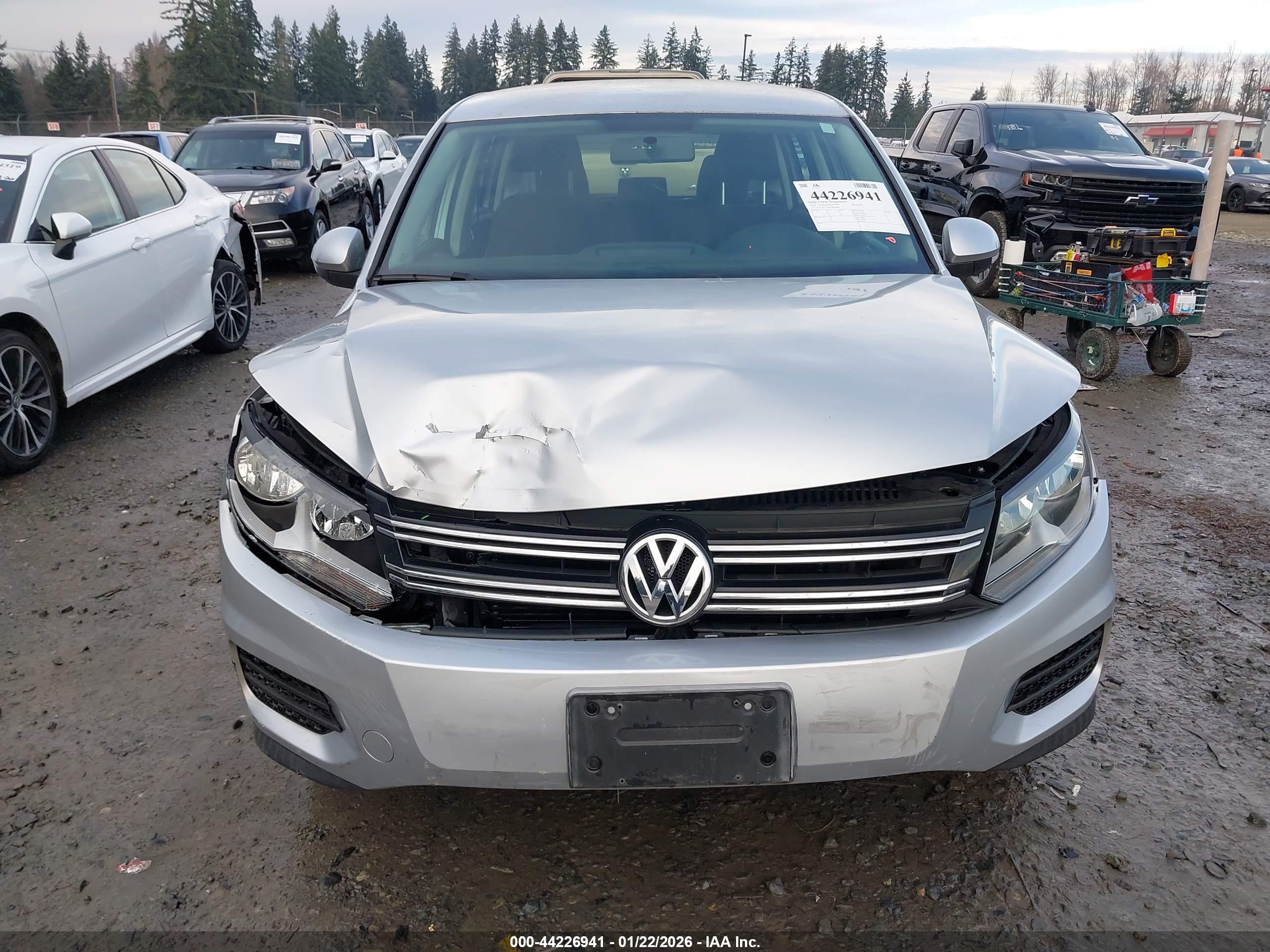 VOLKSWAGEN TIGUAN image 6