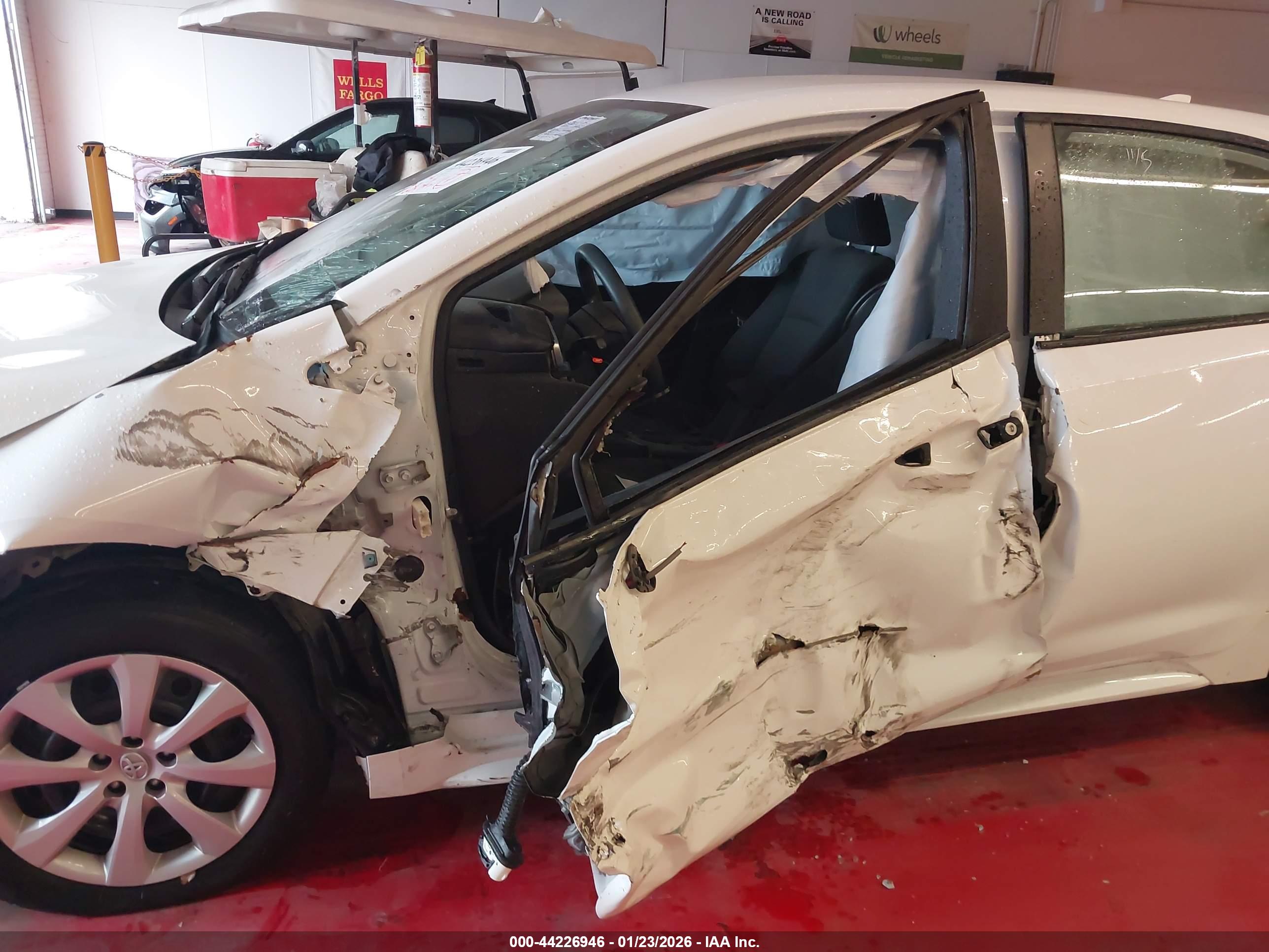 TOYOTA COROLLA image 6