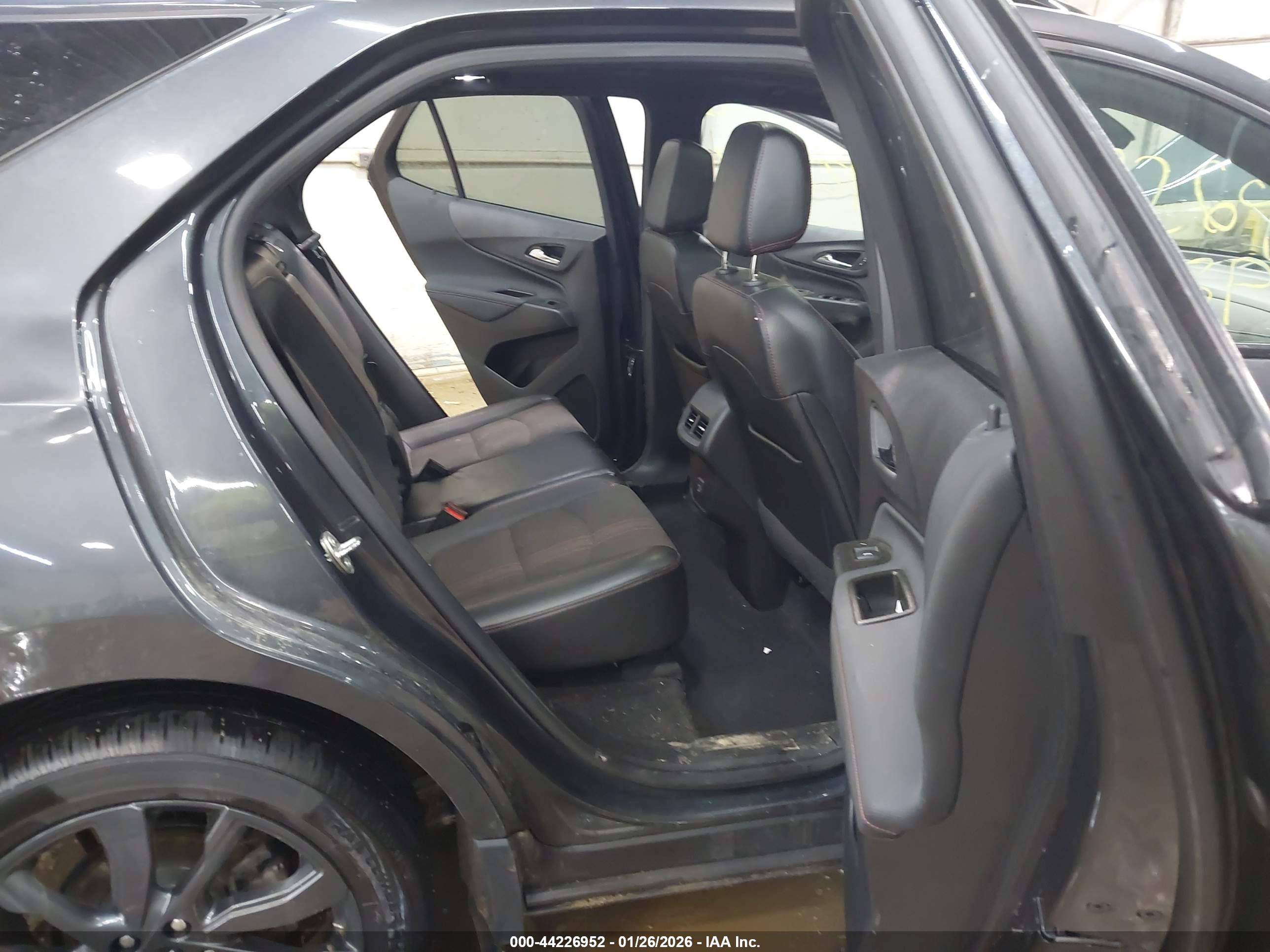 CHEVROLET EQUINOX image 8