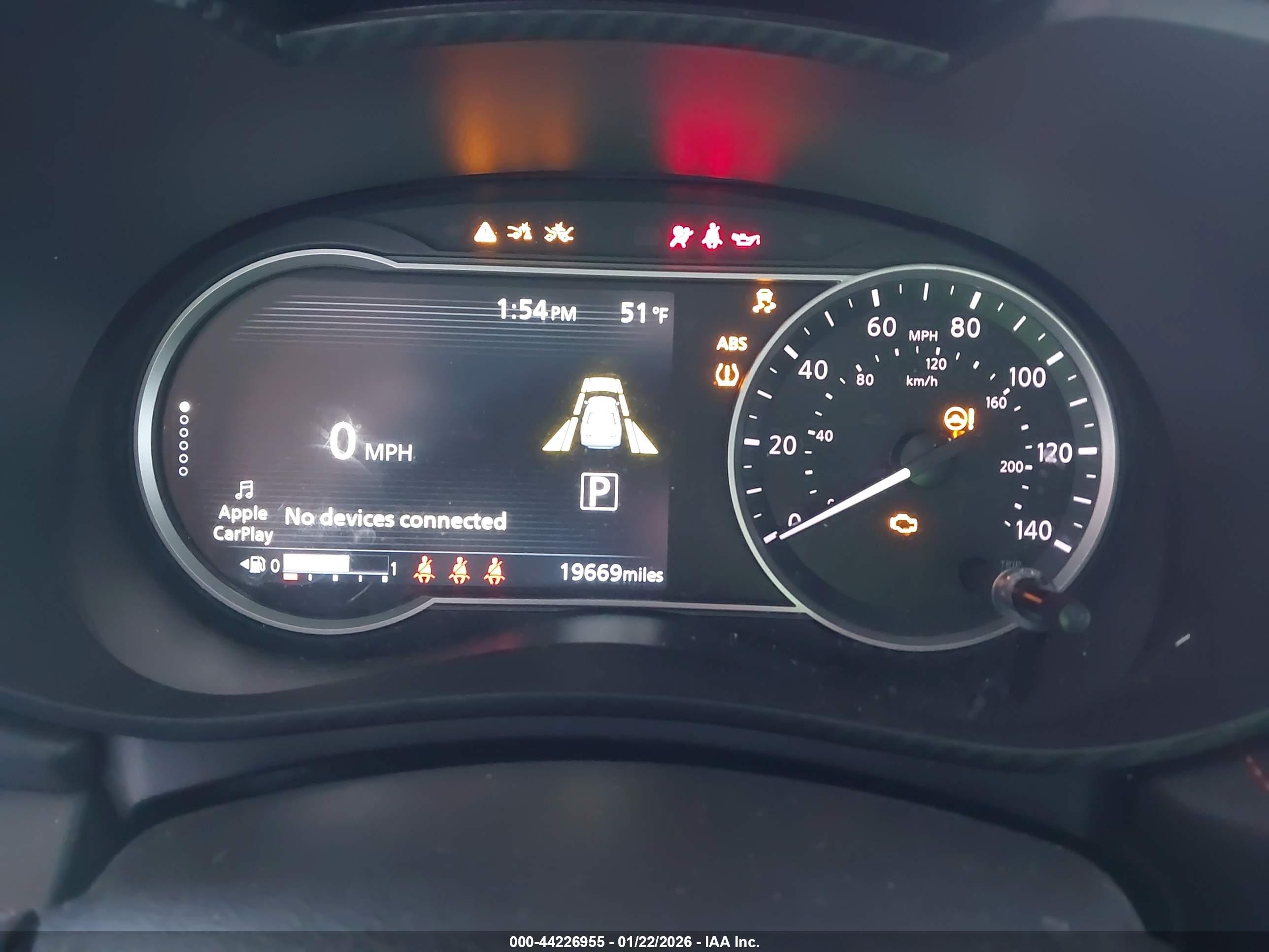 NISSAN VERSA image 7
