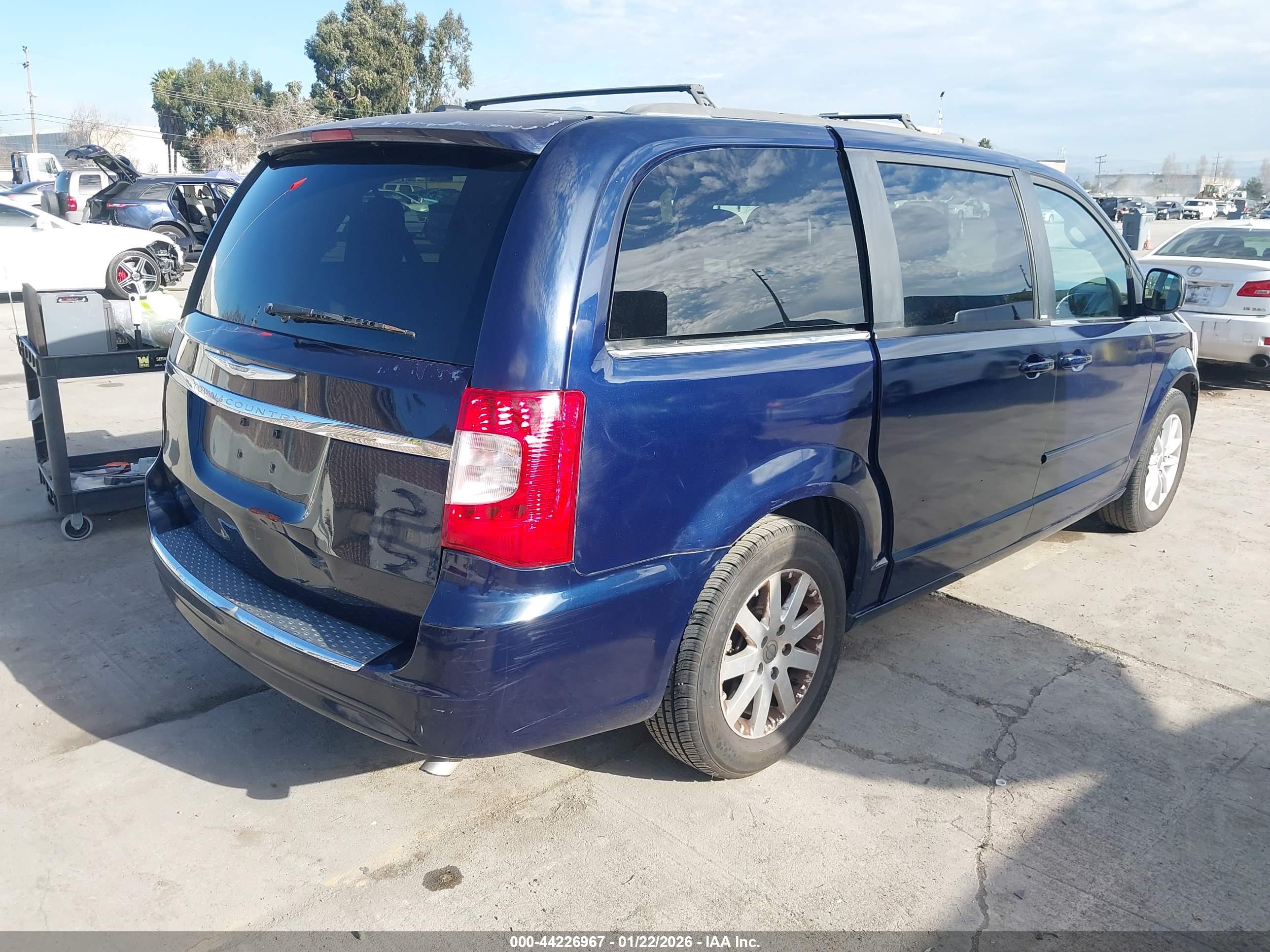CHRYSLER TOWN image 4