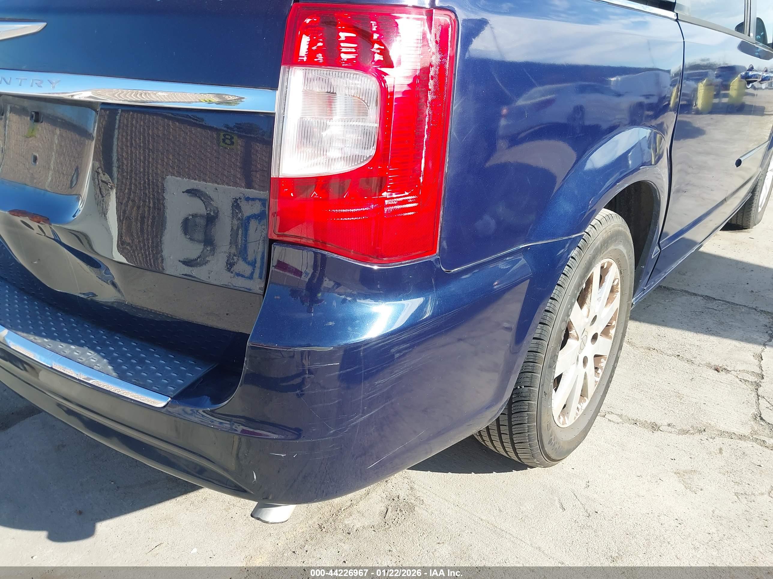 CHRYSLER TOWN image 6