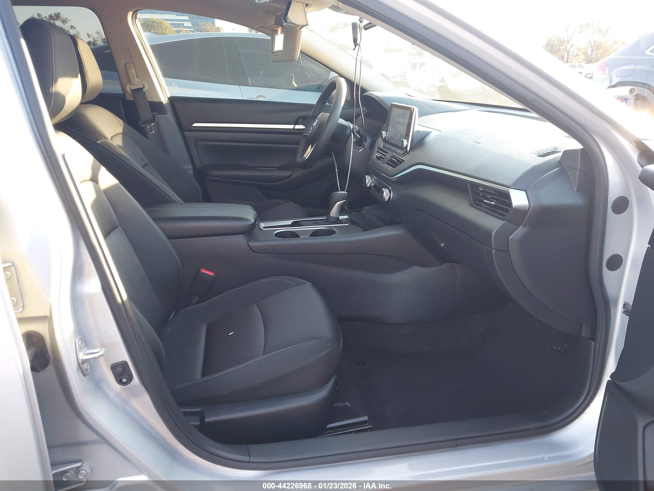 NISSAN ALTIMA image 5