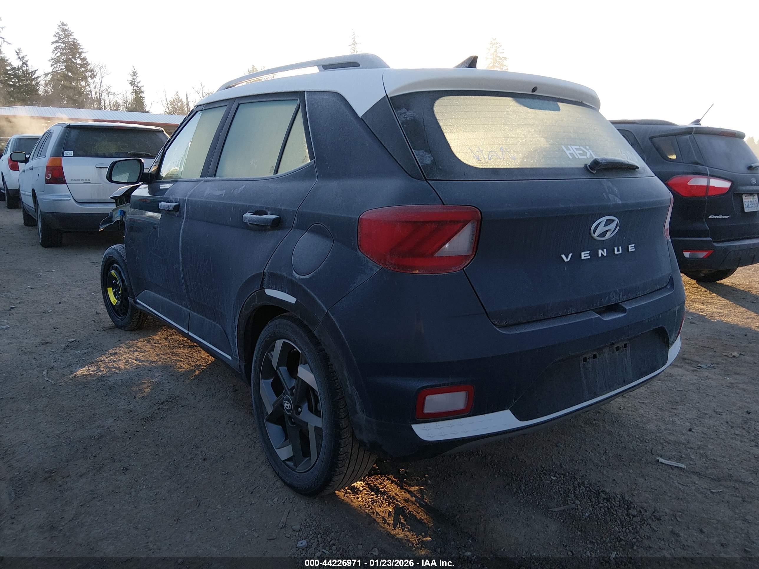 HYUNDAI VENUE image 3