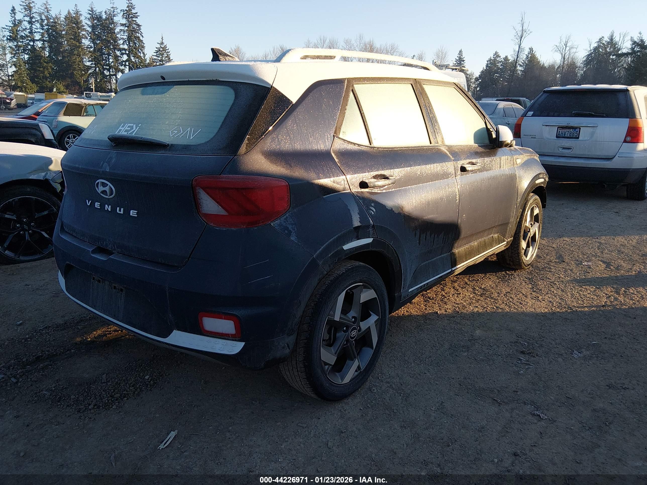 HYUNDAI VENUE image 4