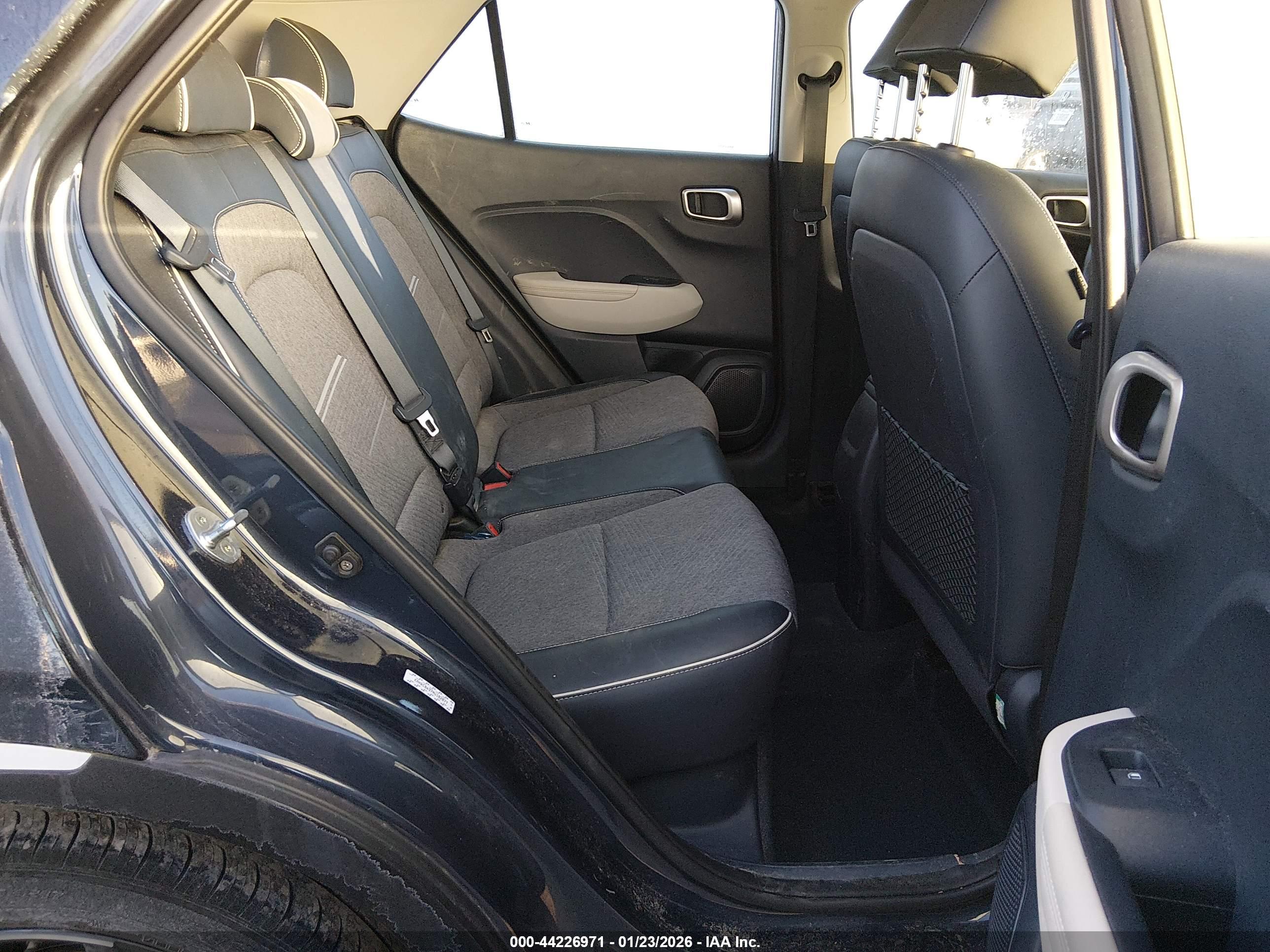 HYUNDAI VENUE image 8