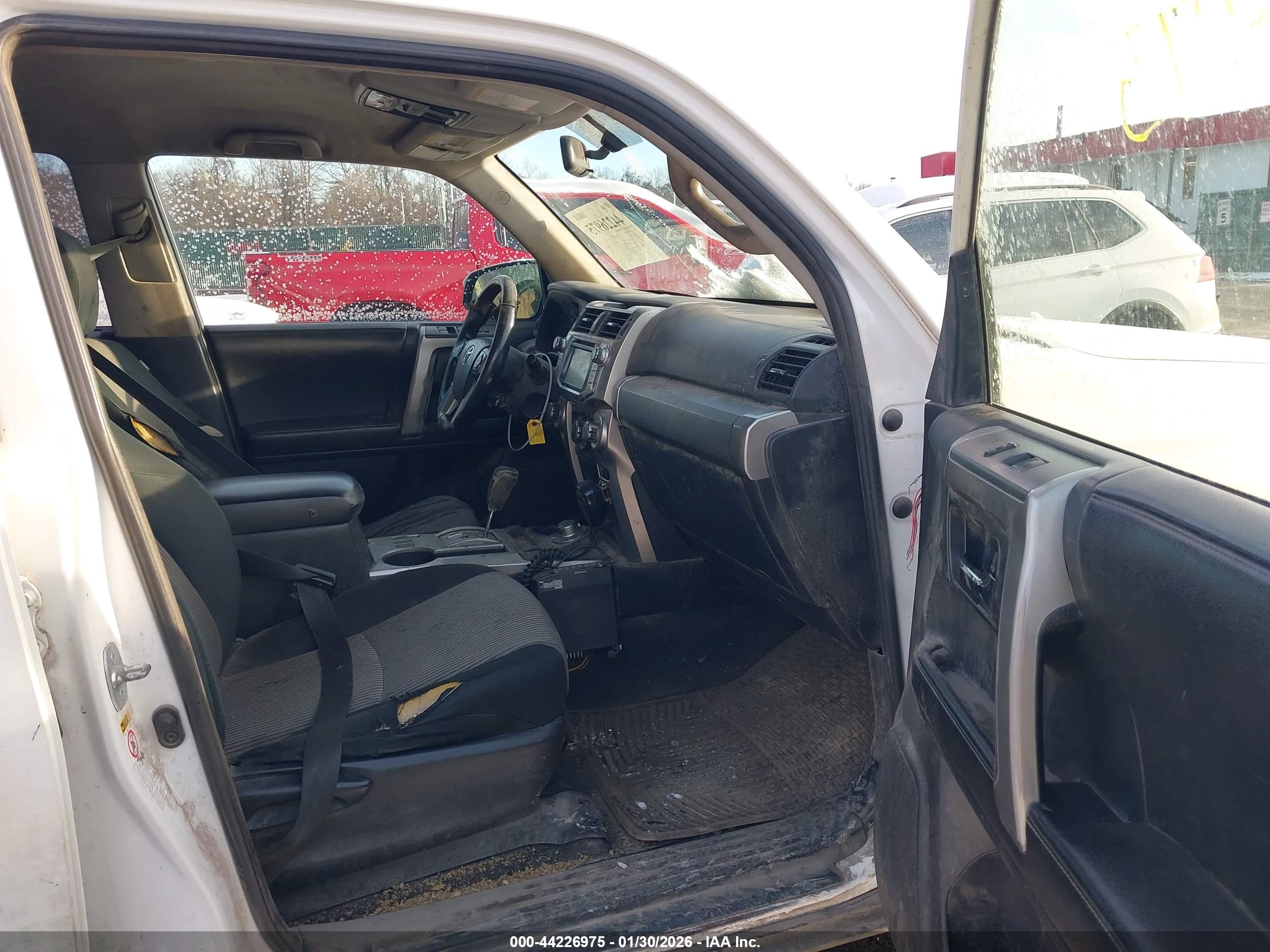 TOYOTA 4RUNNER image 5