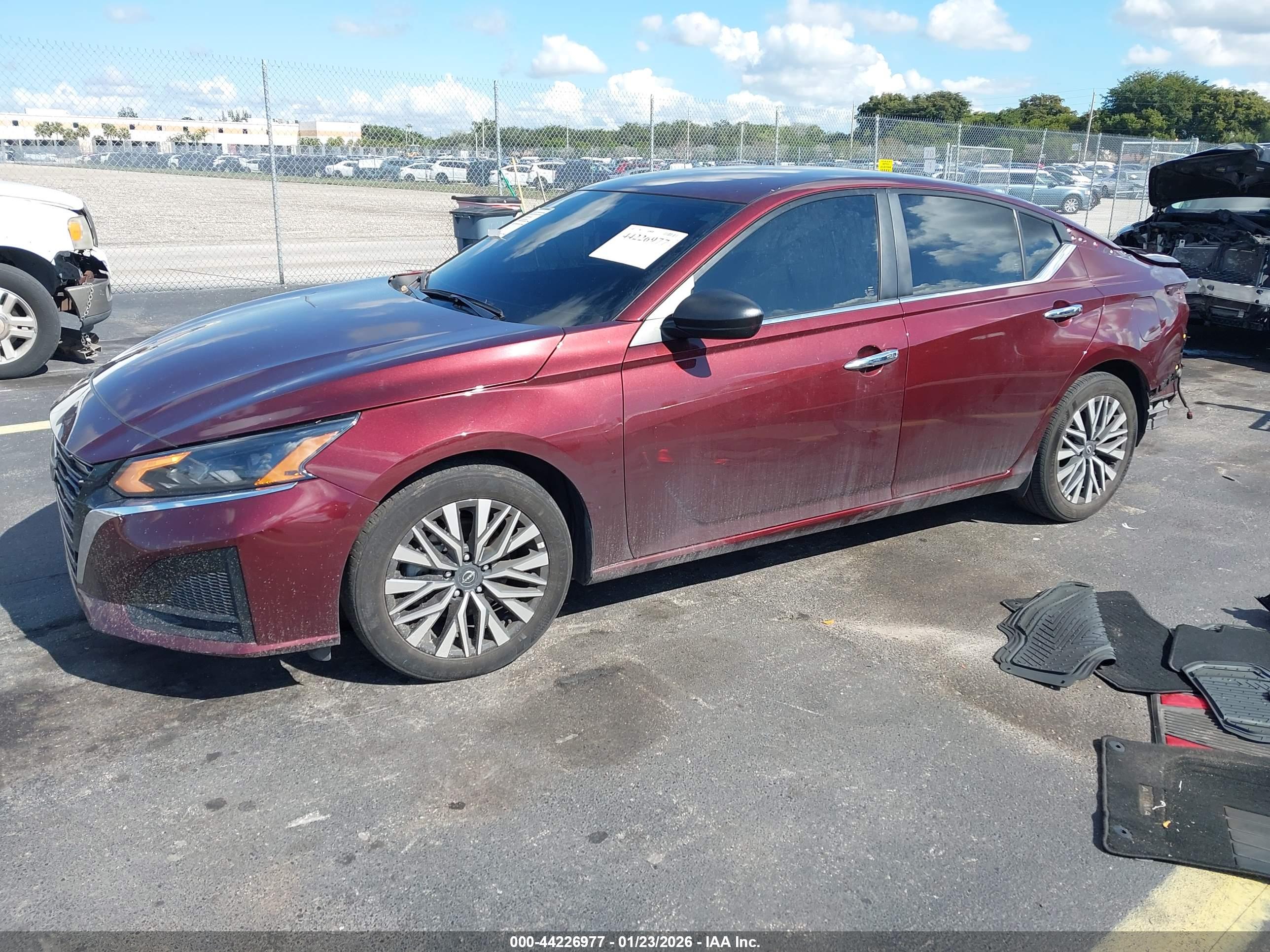 NISSAN ALTIMA image 2