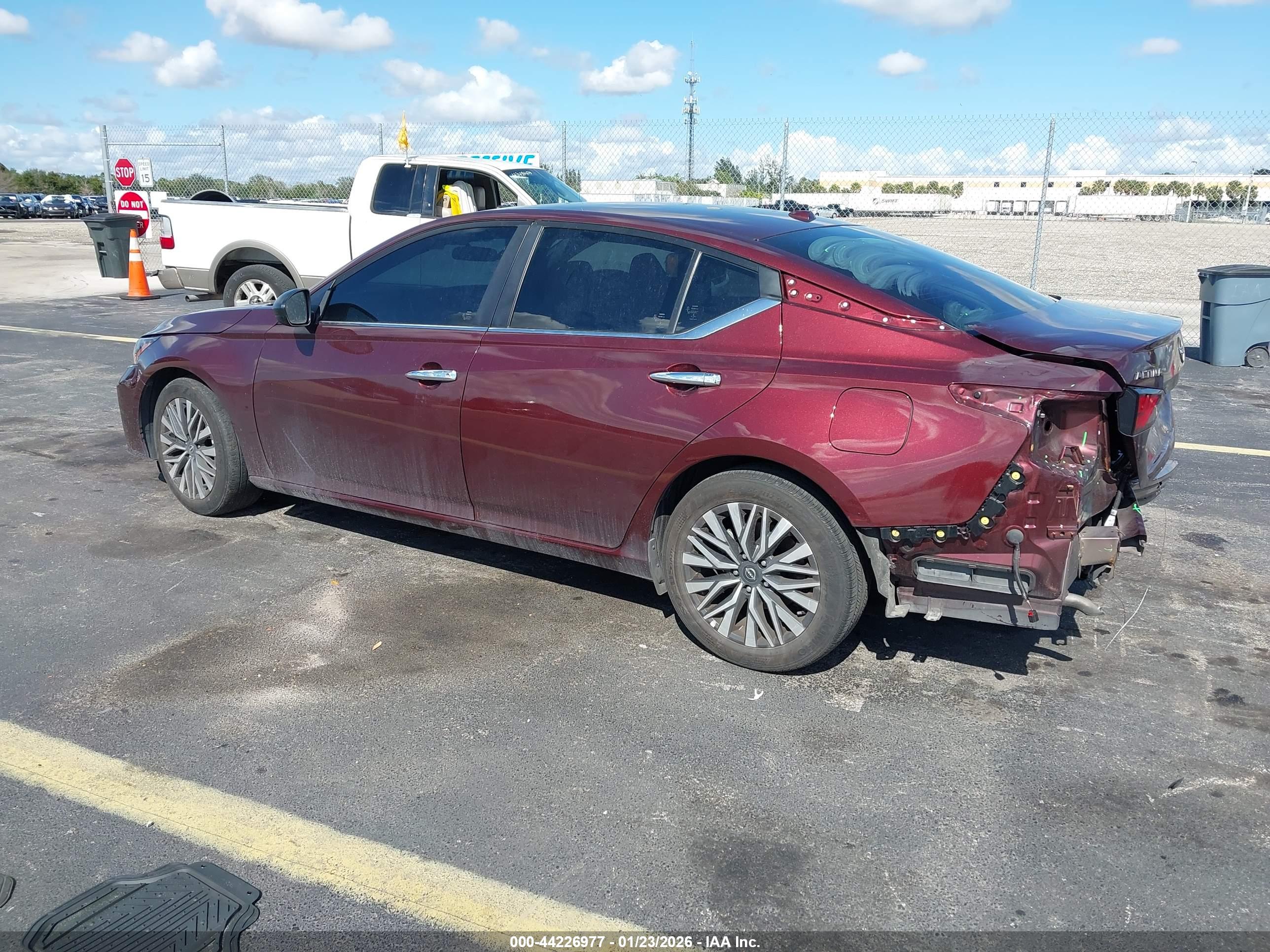 NISSAN ALTIMA image 3