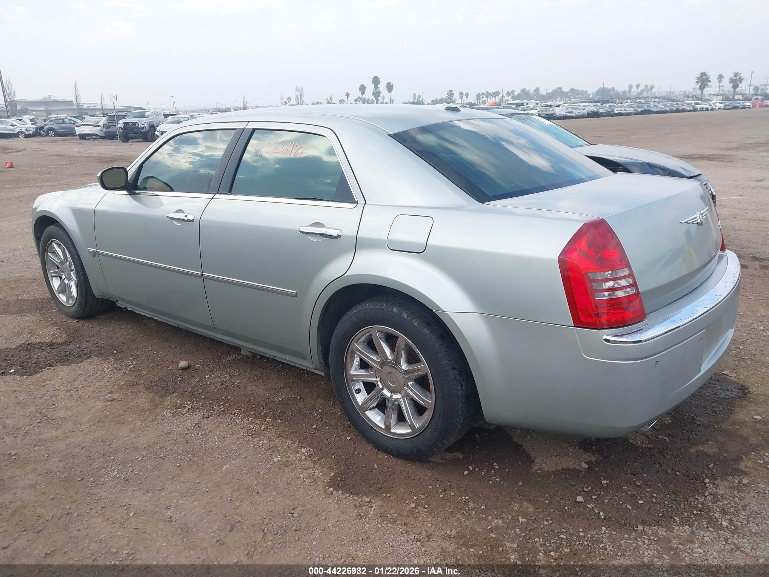 CHRYSLER 300C image 3