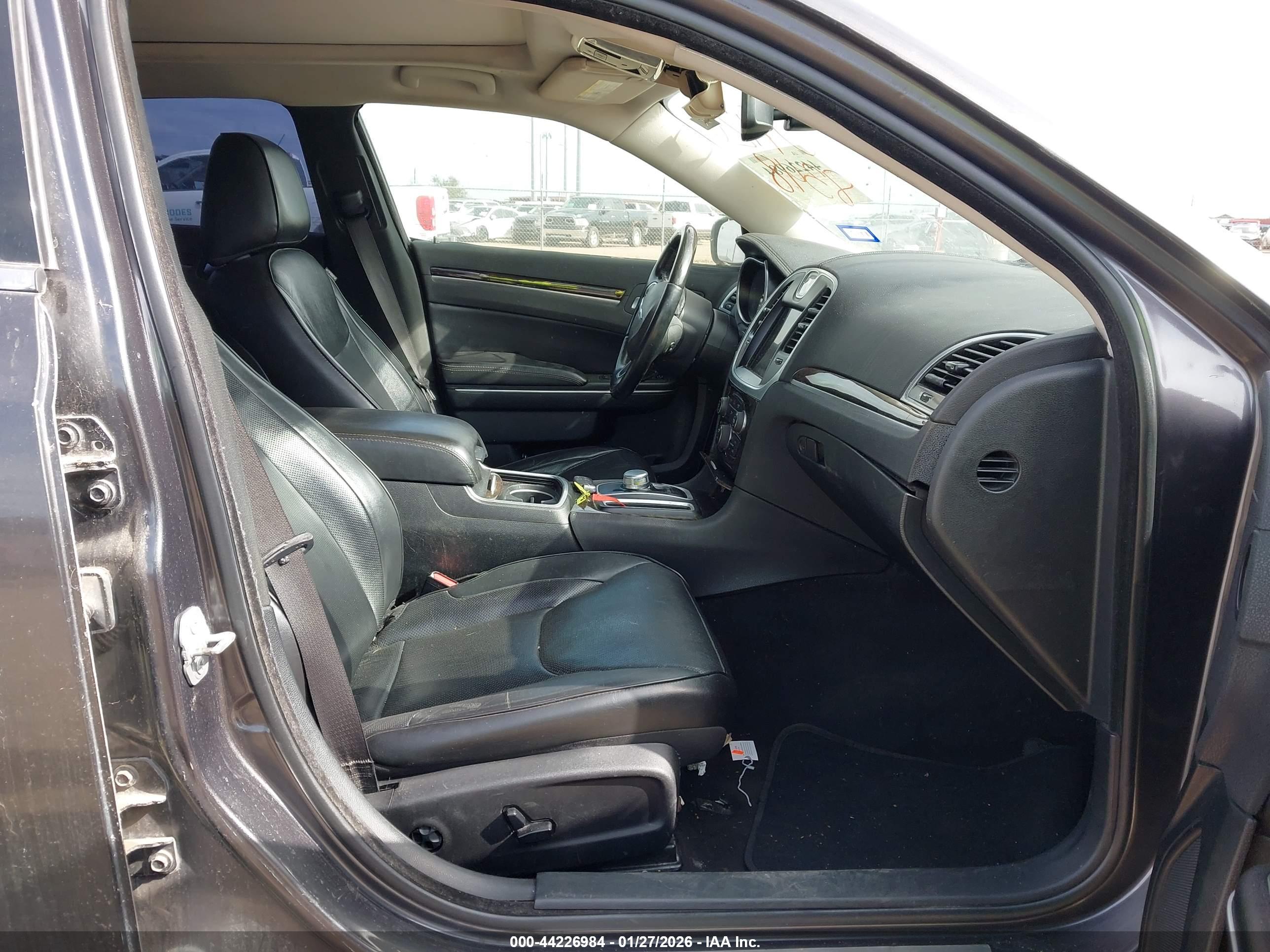 CHRYSLER 300 image 5