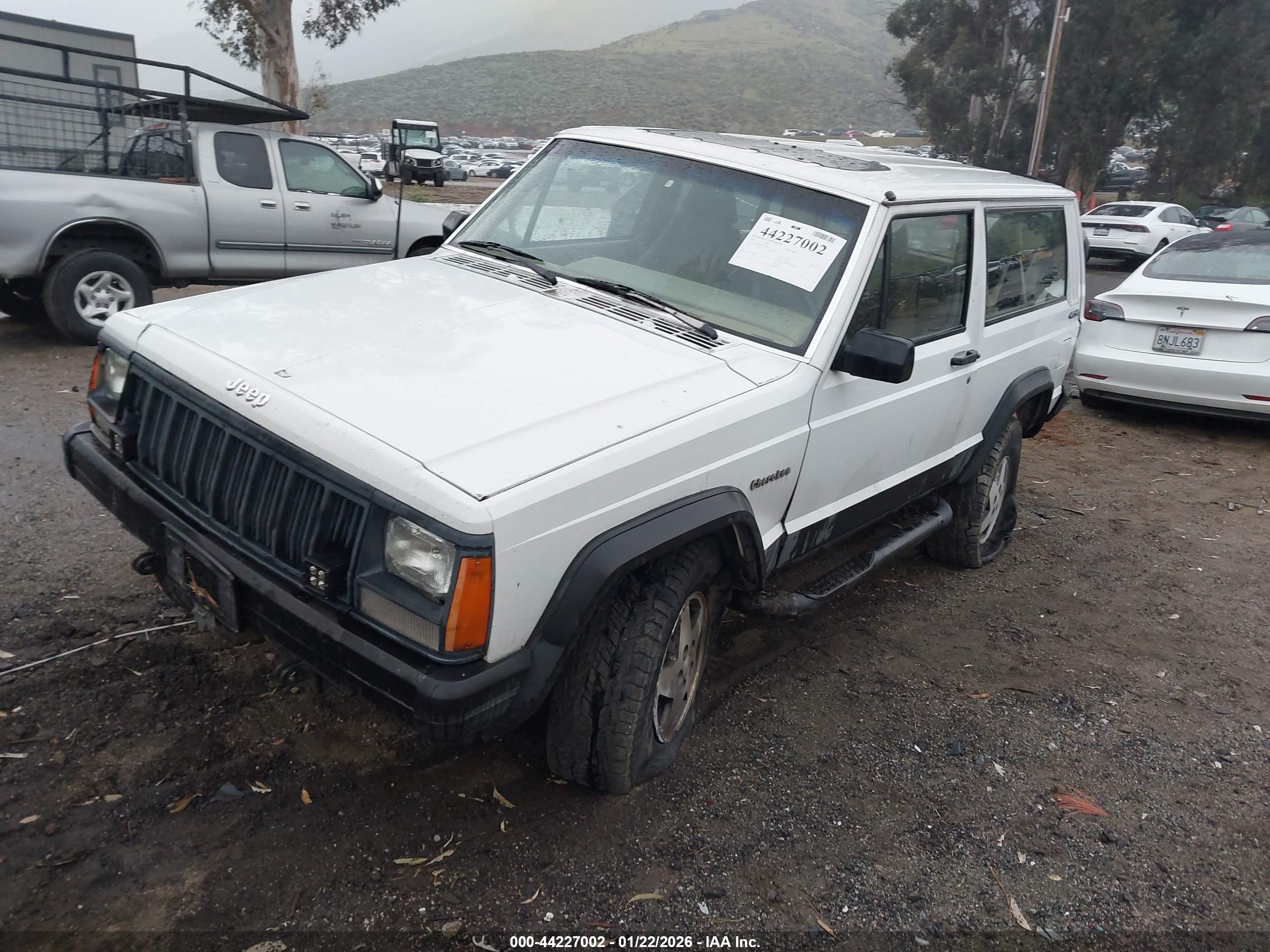 JEEP CHEROKEE image 2