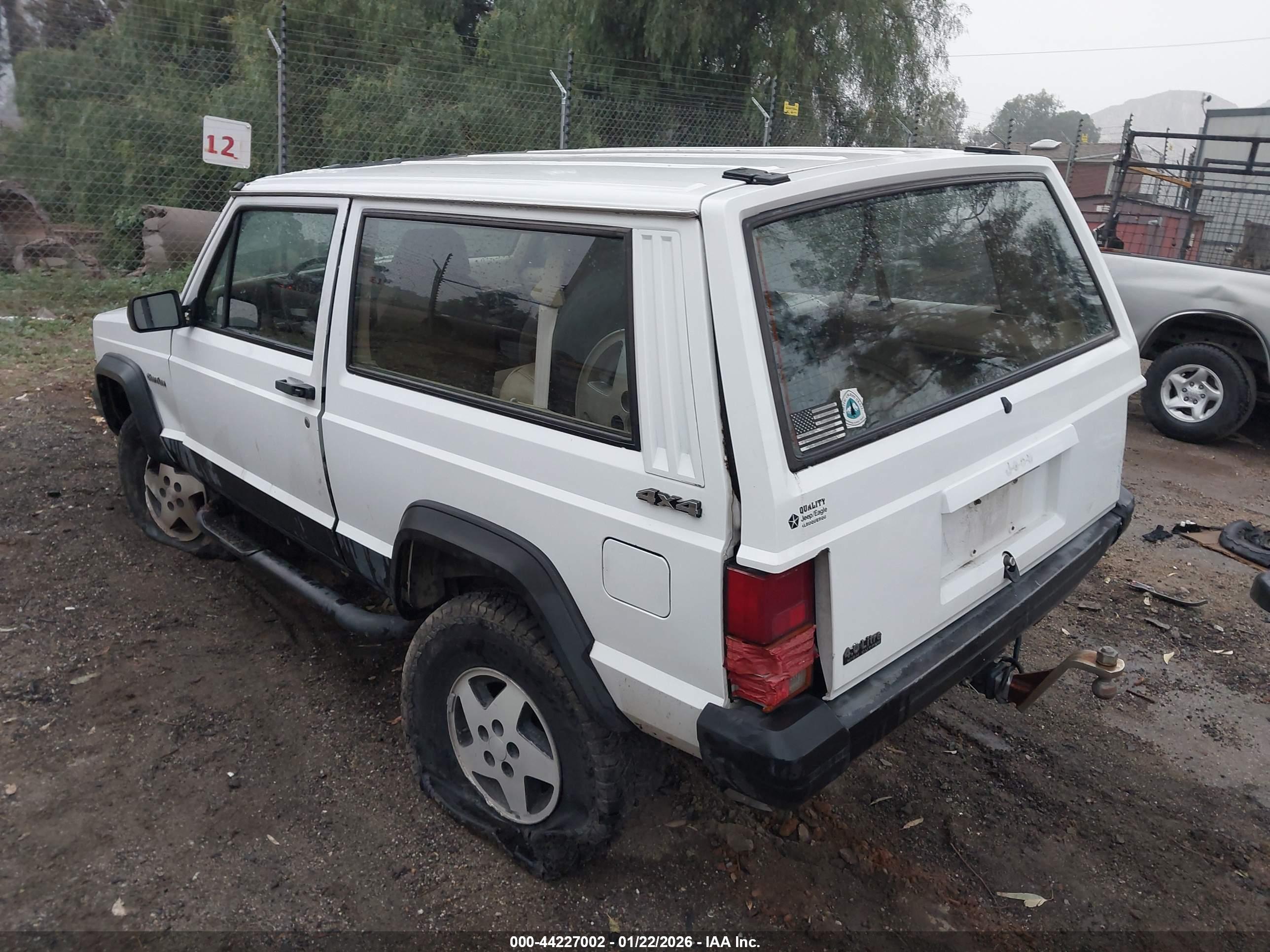 JEEP CHEROKEE image 3