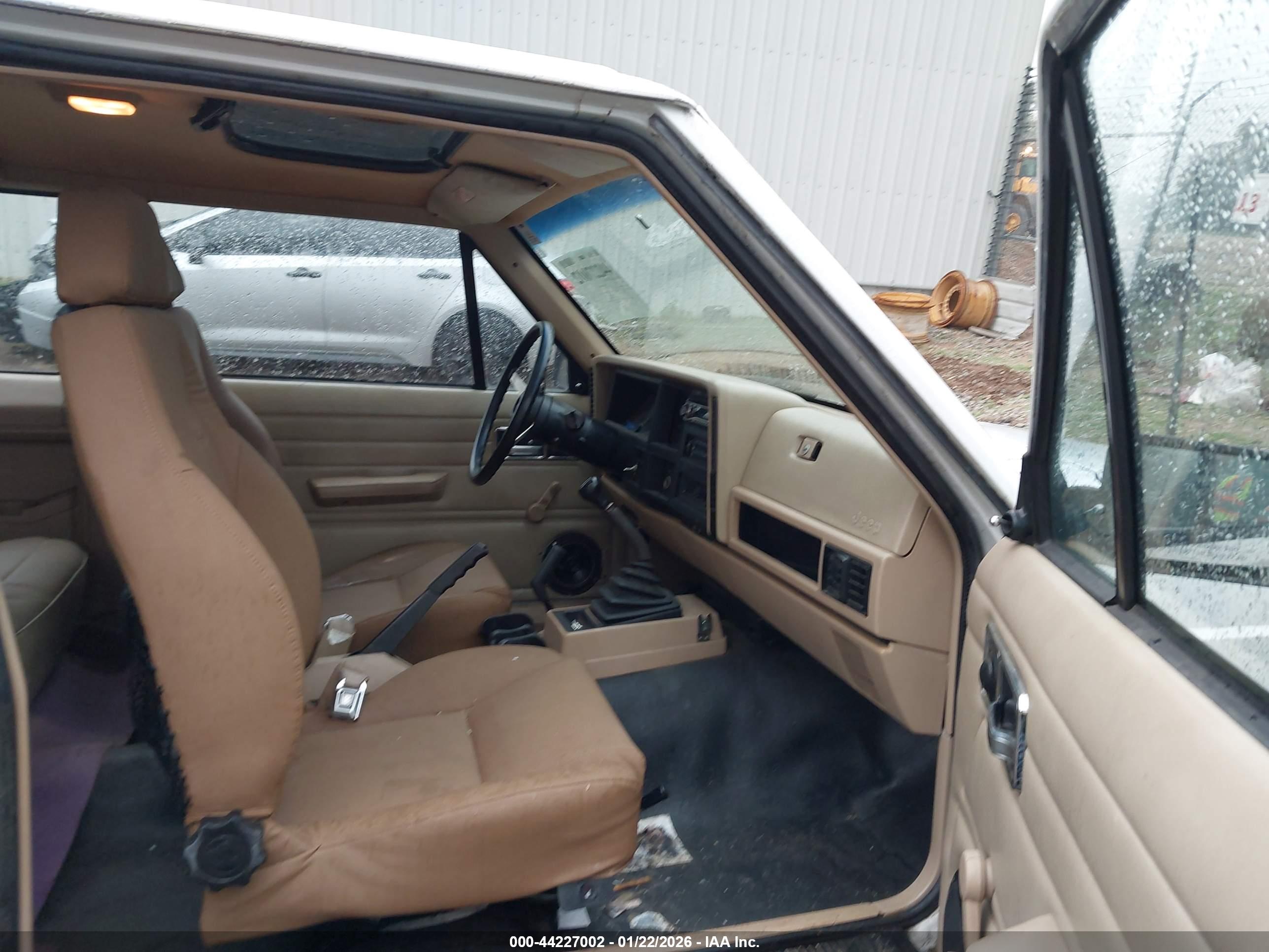 JEEP CHEROKEE image 5