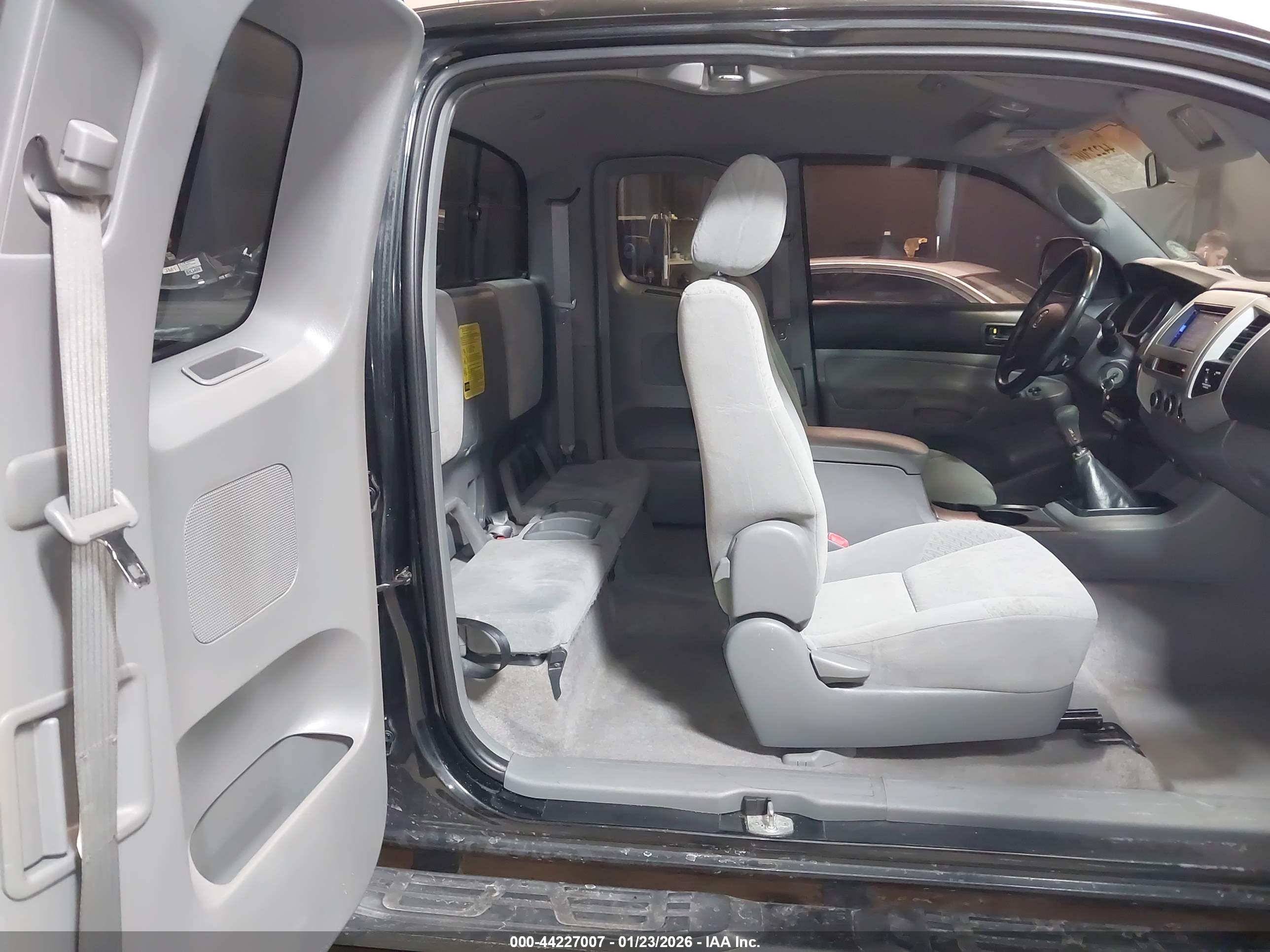 TOYOTA TACOMA image 8