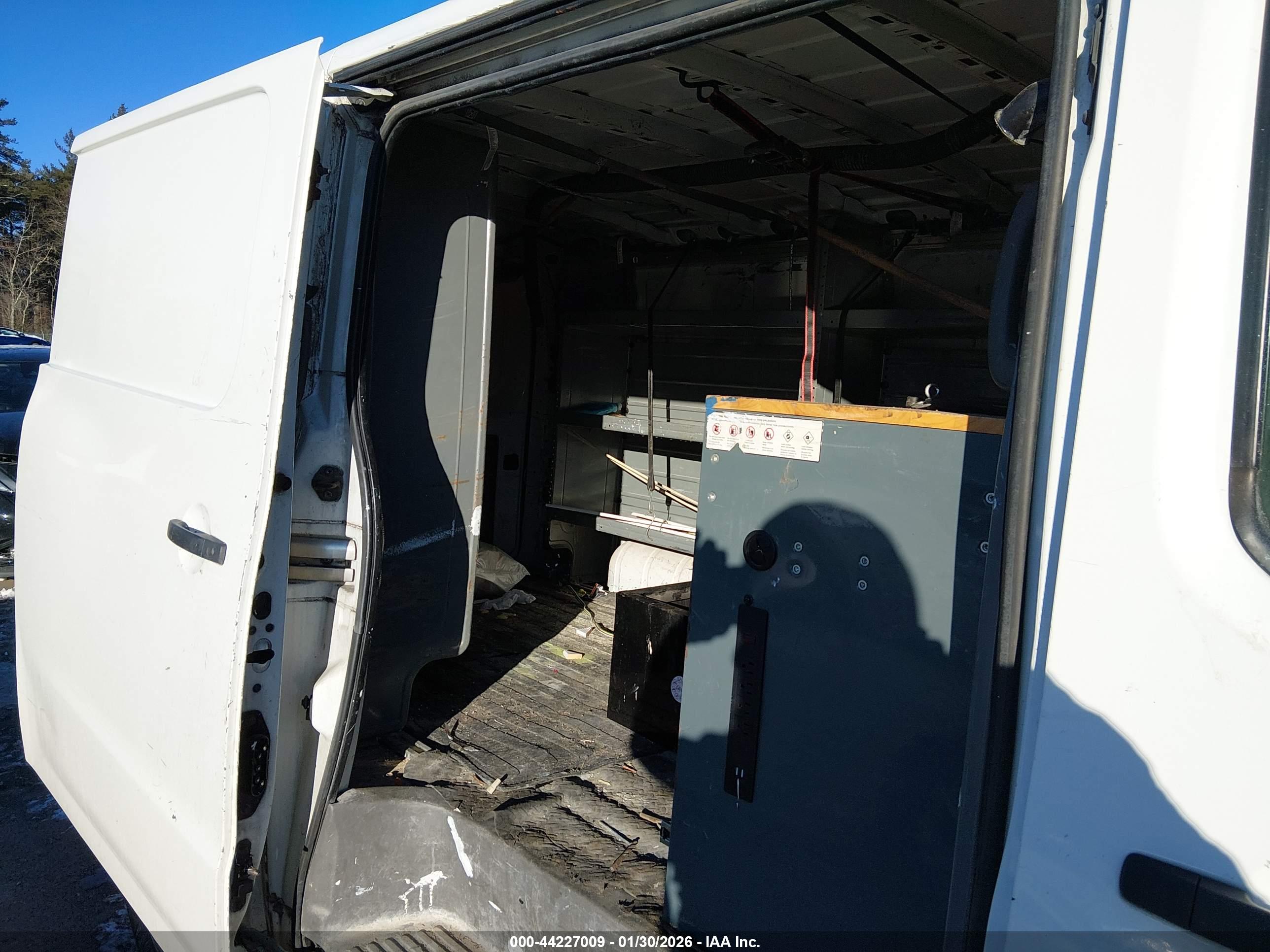 NISSAN NV image 8