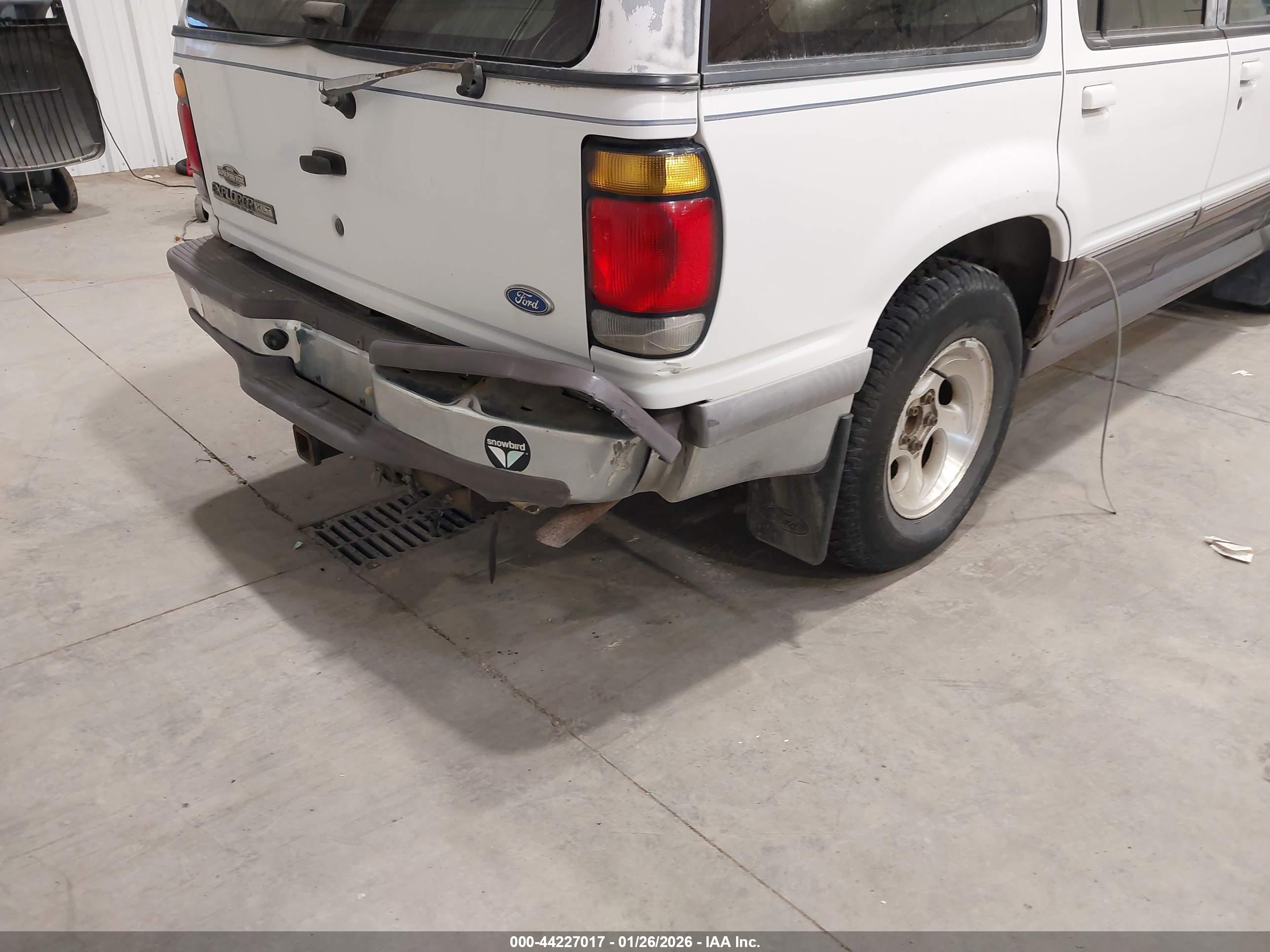 FORD EXPLORER image 6