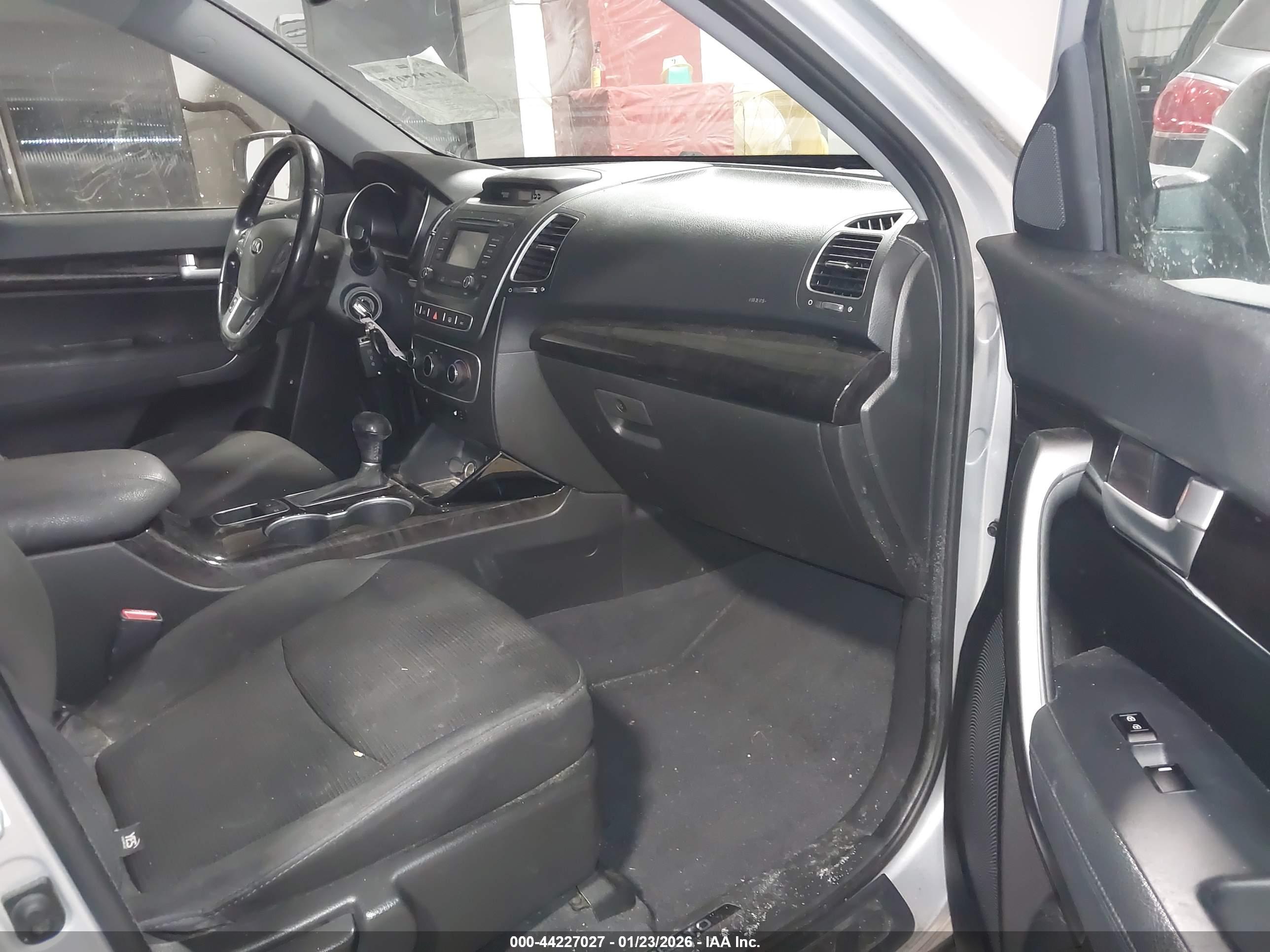 KIA SORENTO image 5