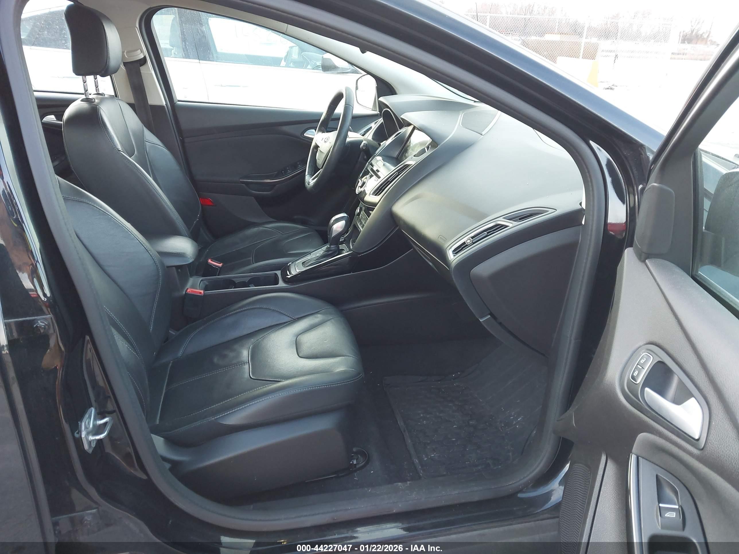 FORD FOCUS image 5