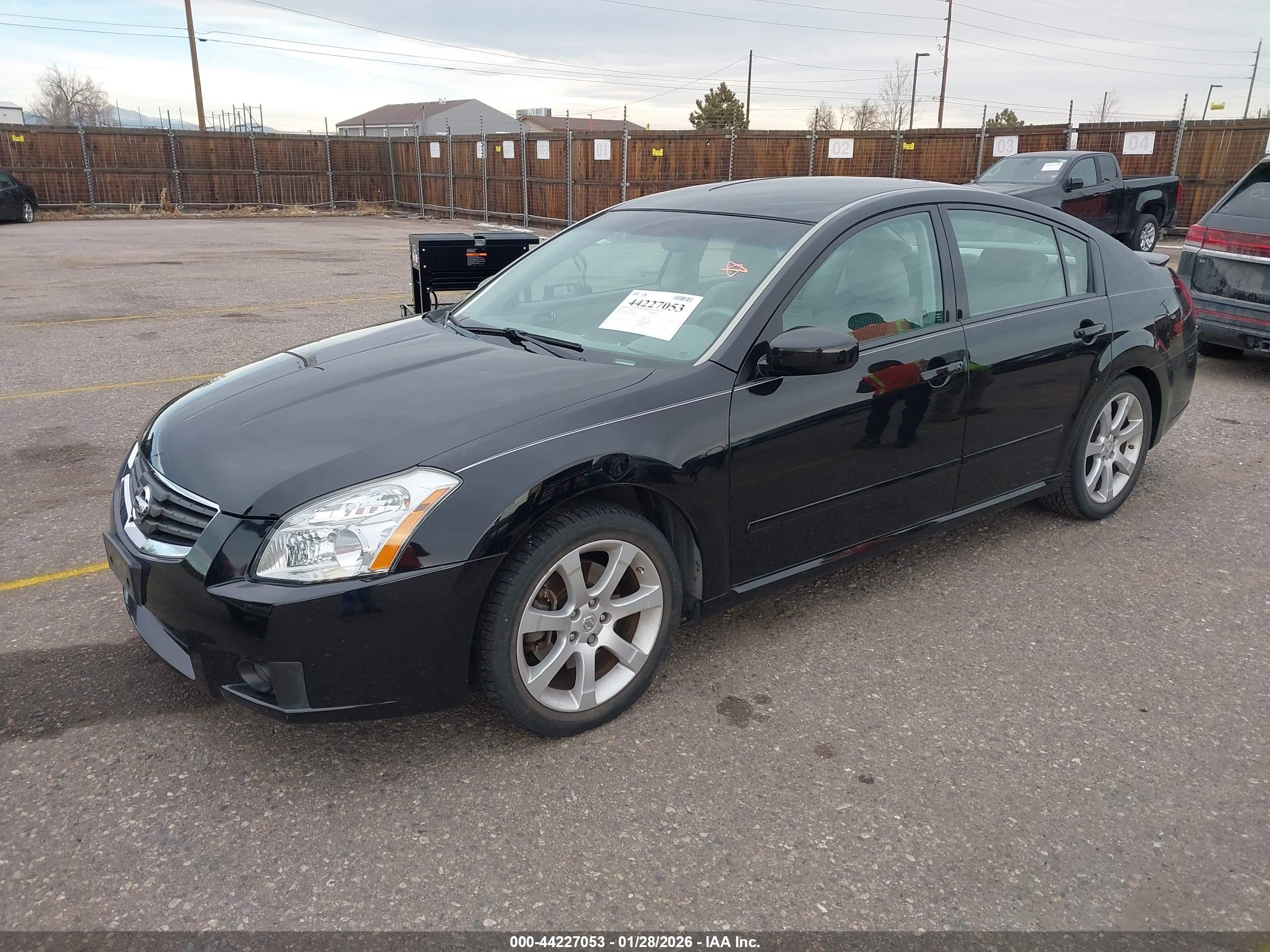 NISSAN MAXIMA image 2