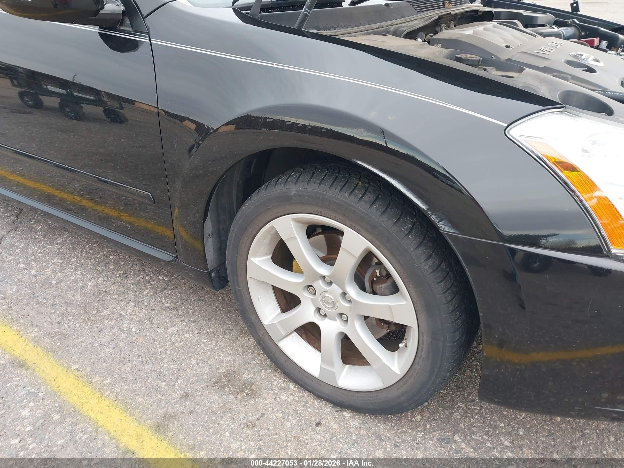 NISSAN MAXIMA image 6