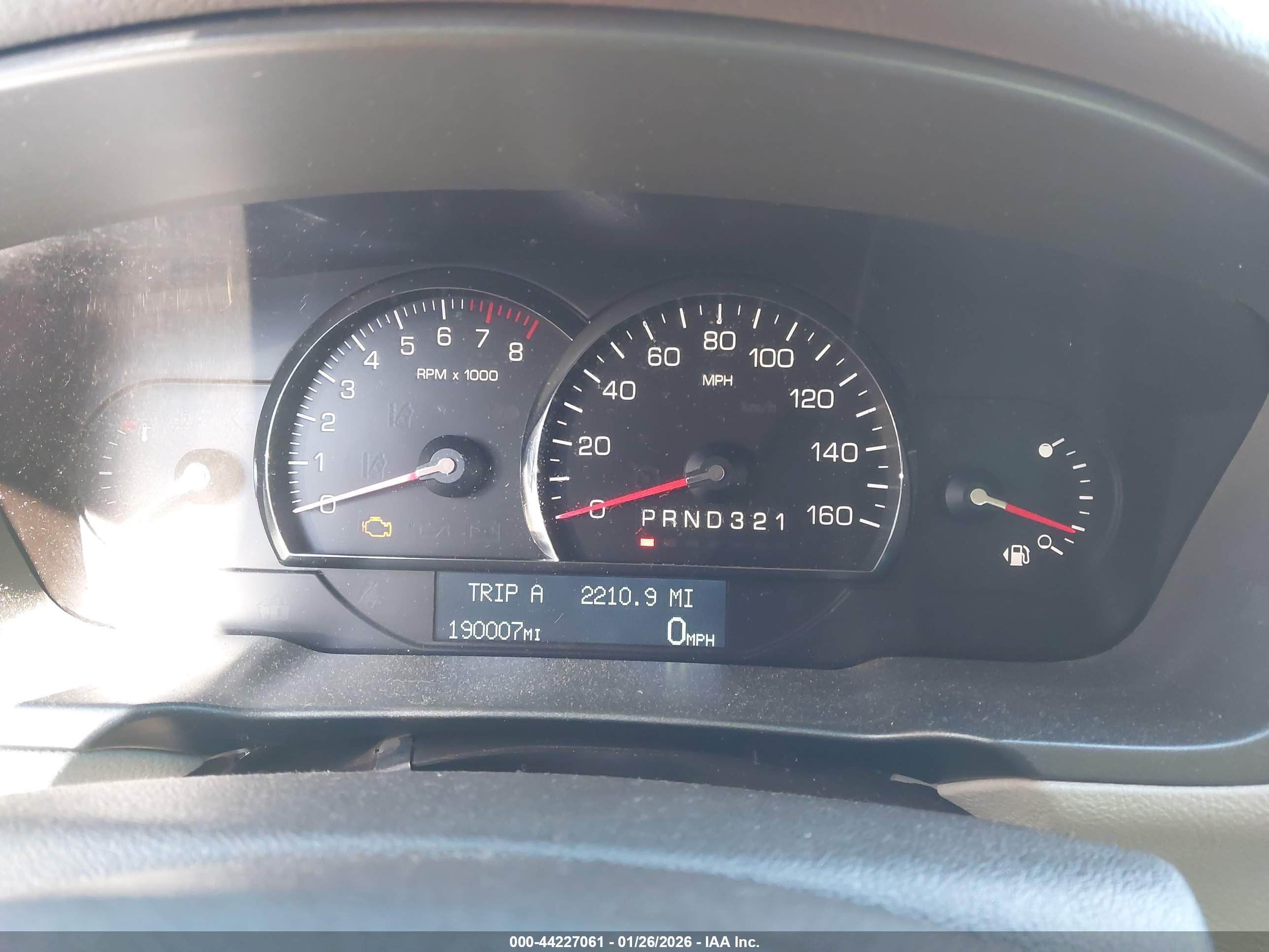 CADILLAC DTS image 7