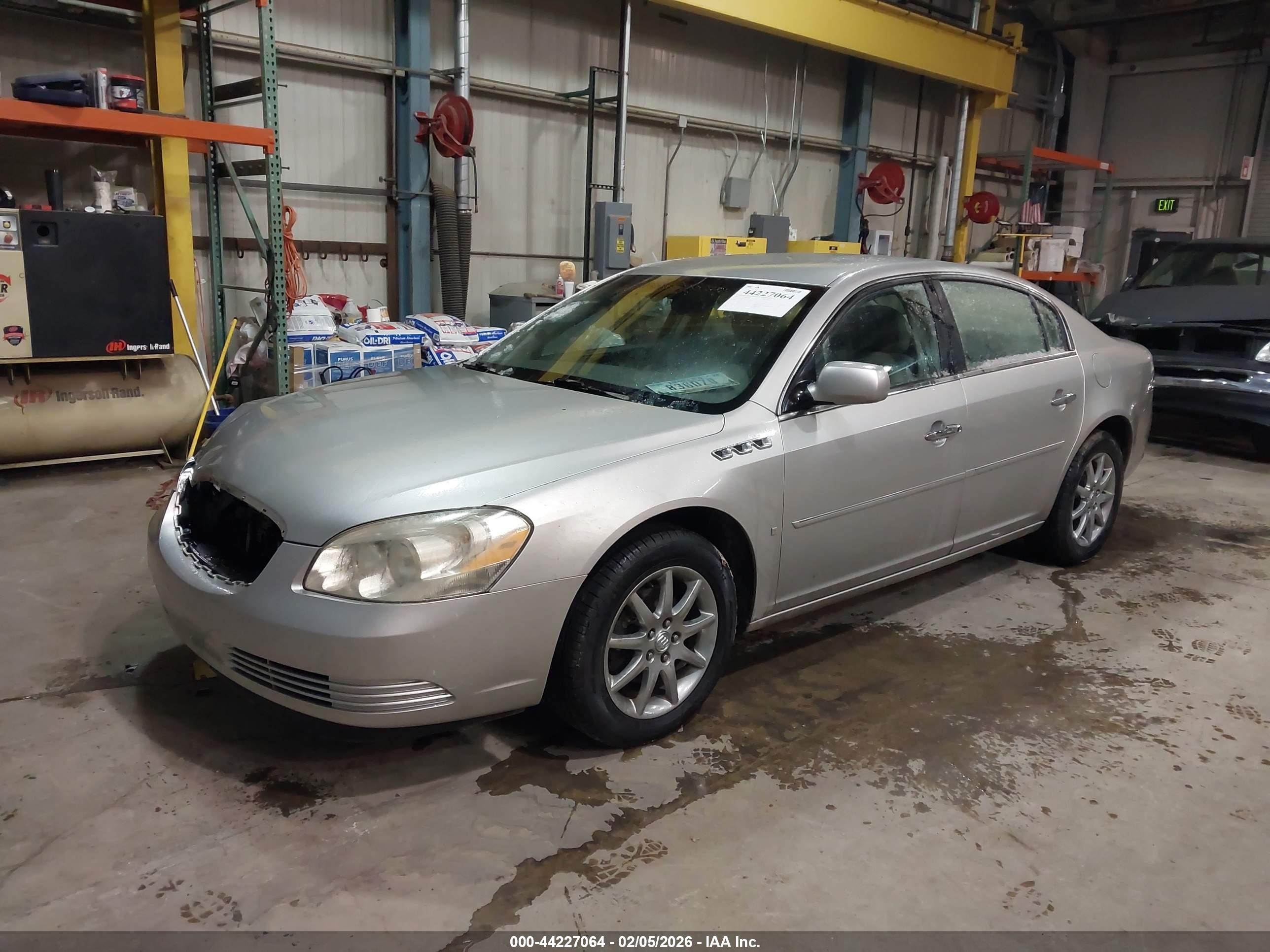BUICK LUCERNE image 2