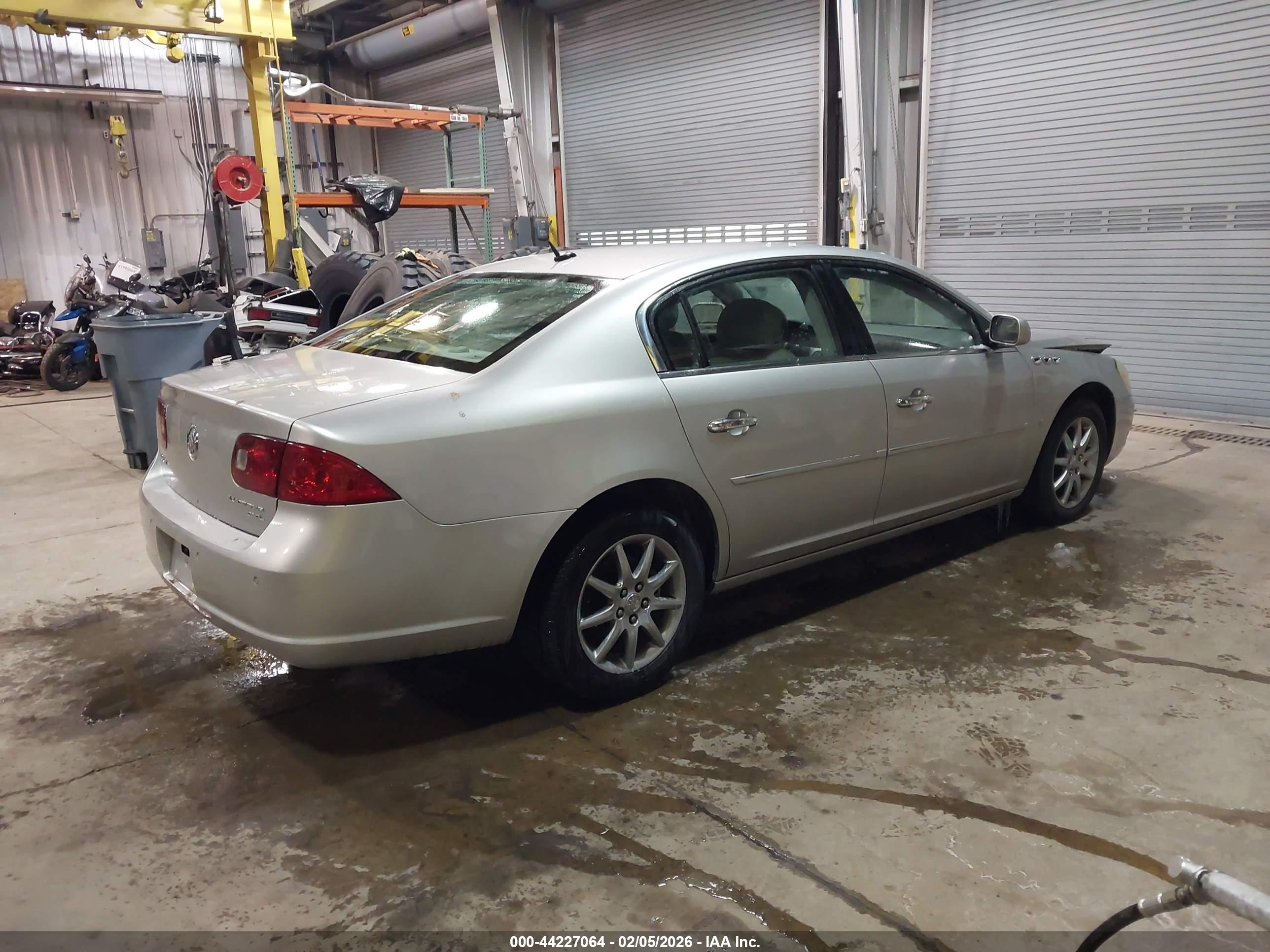 BUICK LUCERNE image 4