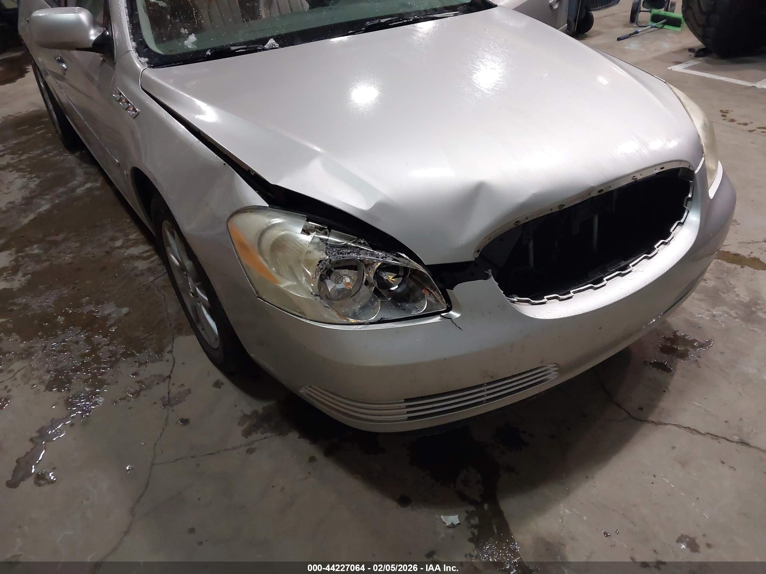 BUICK LUCERNE image 6
