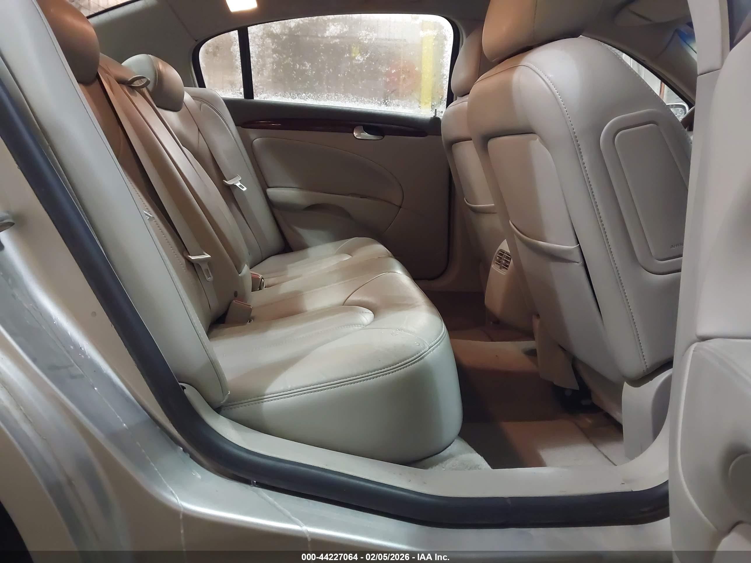 BUICK LUCERNE image 8
