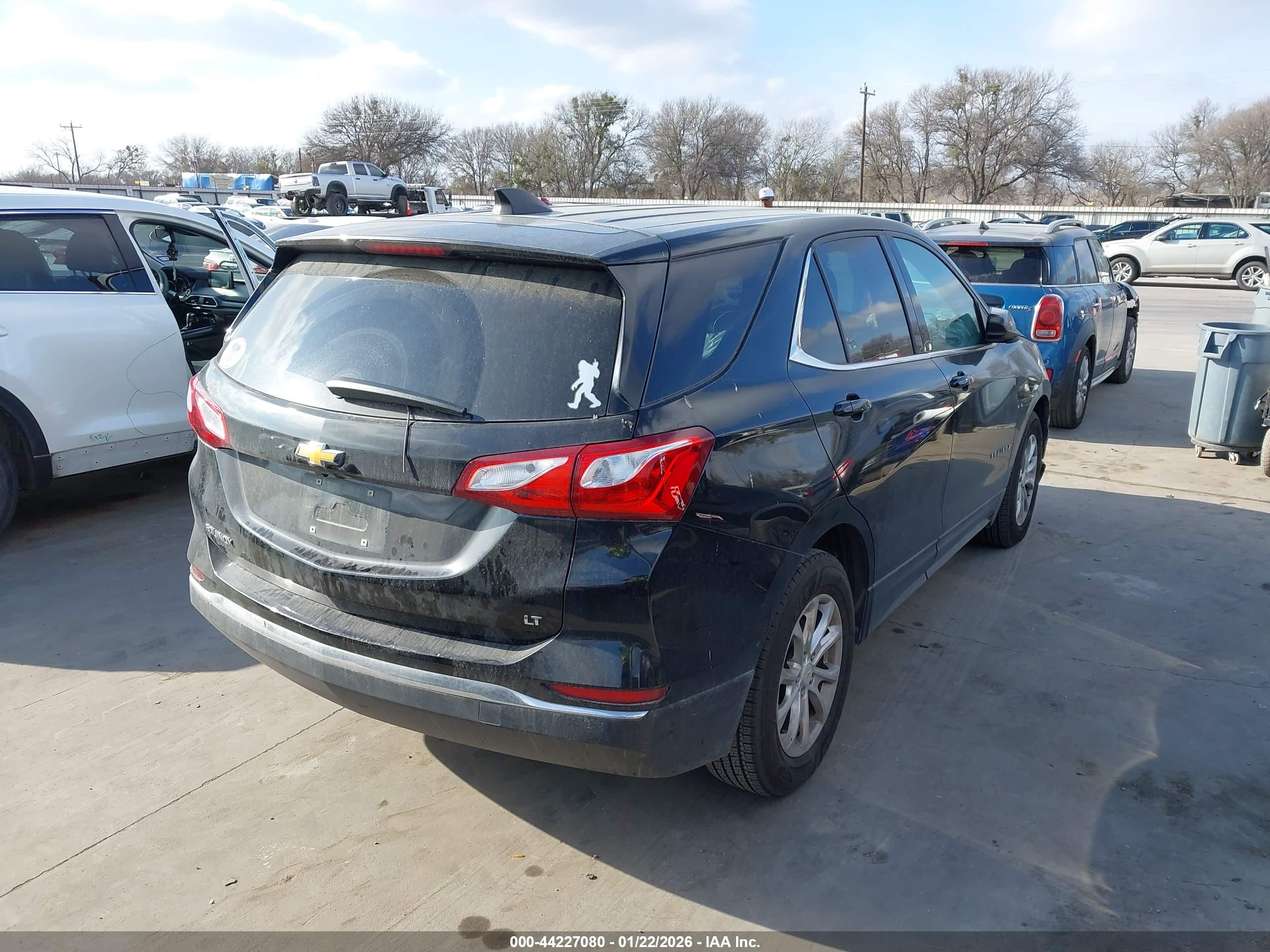 CHEVROLET EQUINOX image 4