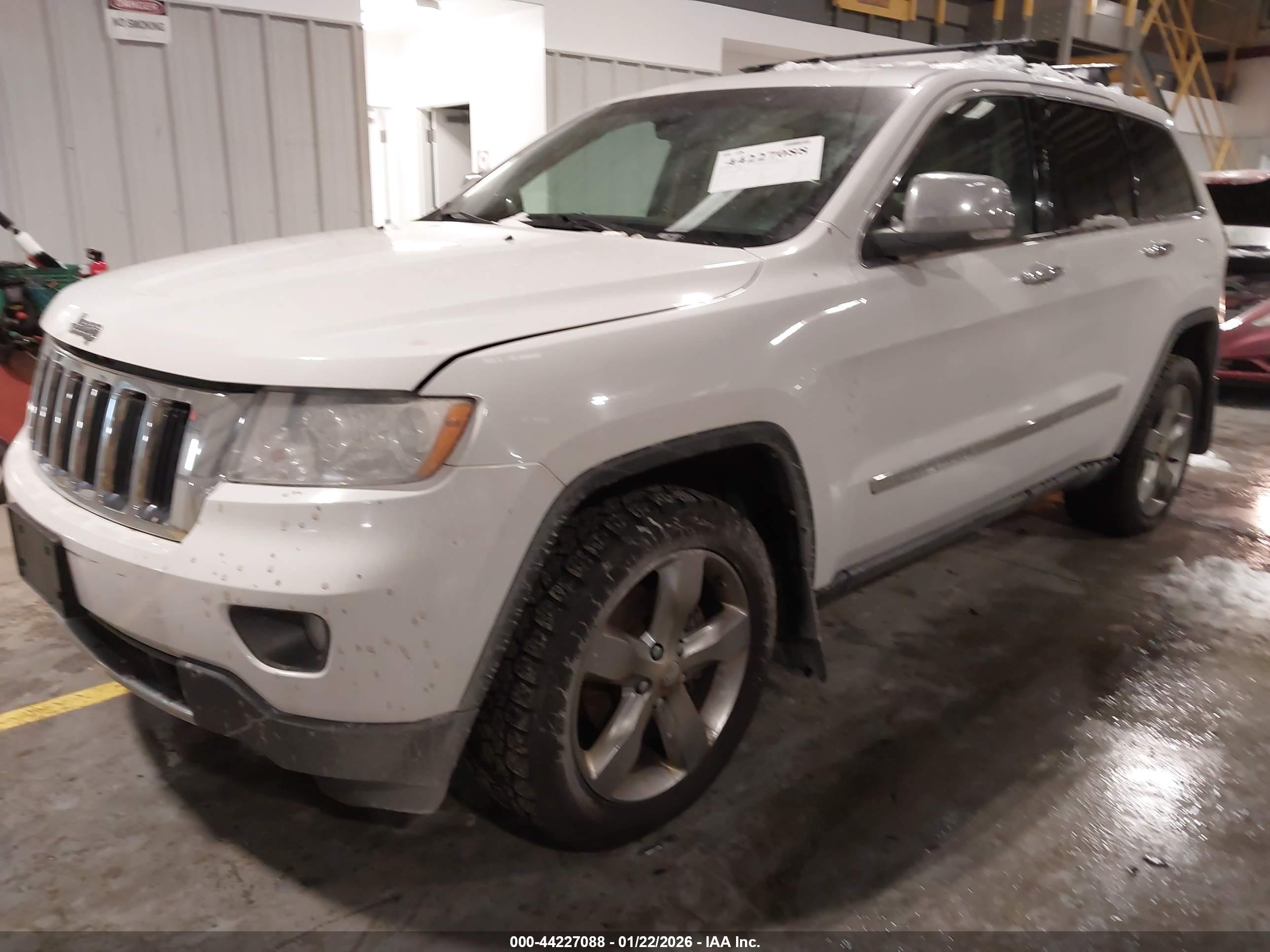 JEEP GRAND image 2