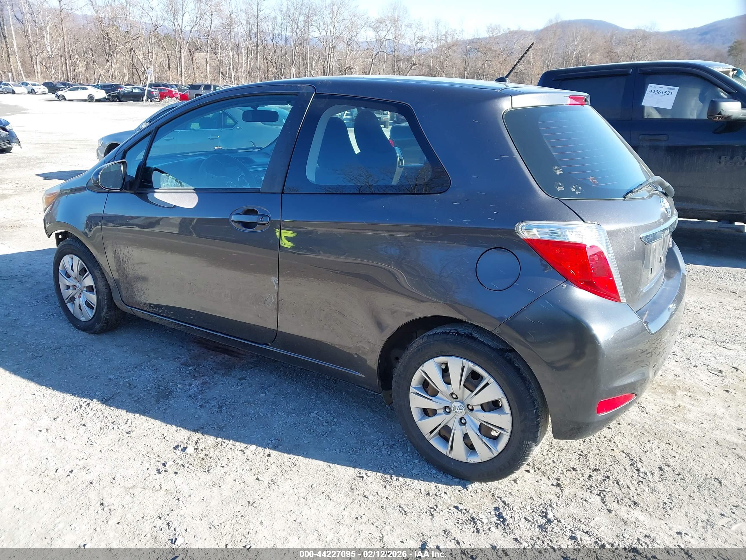 TOYOTA YARIS image 3