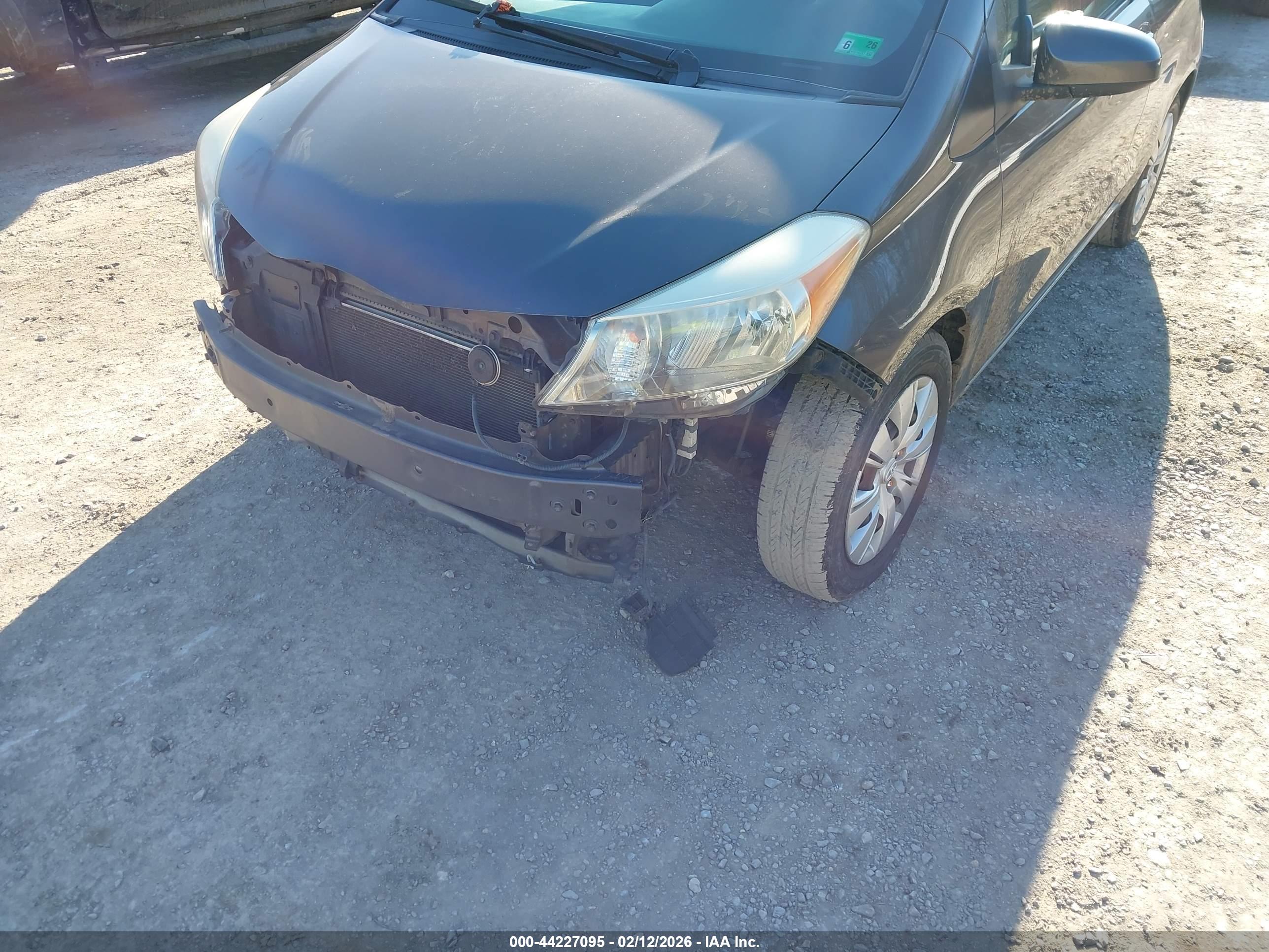 TOYOTA YARIS image 6