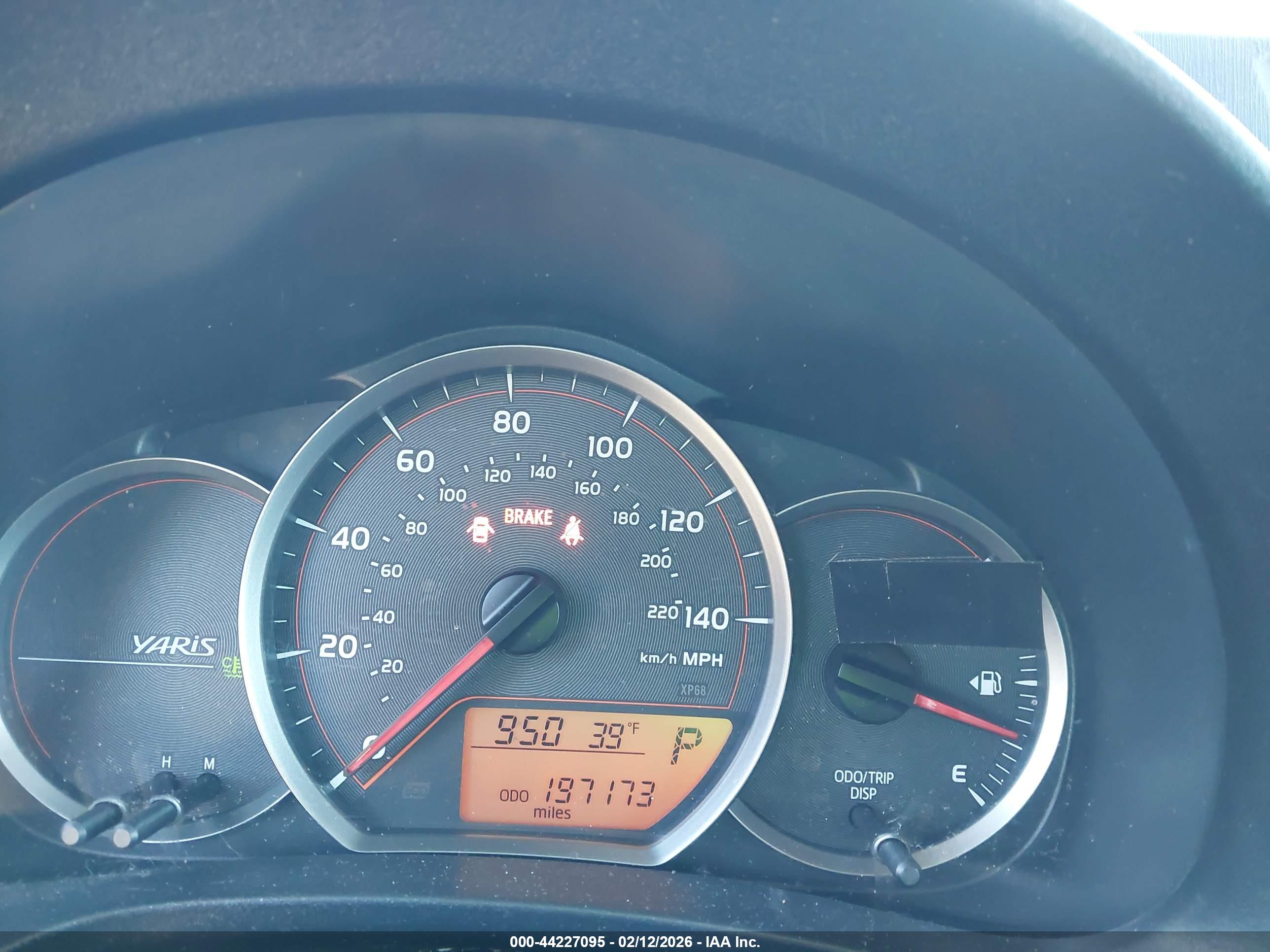 TOYOTA YARIS image 7
