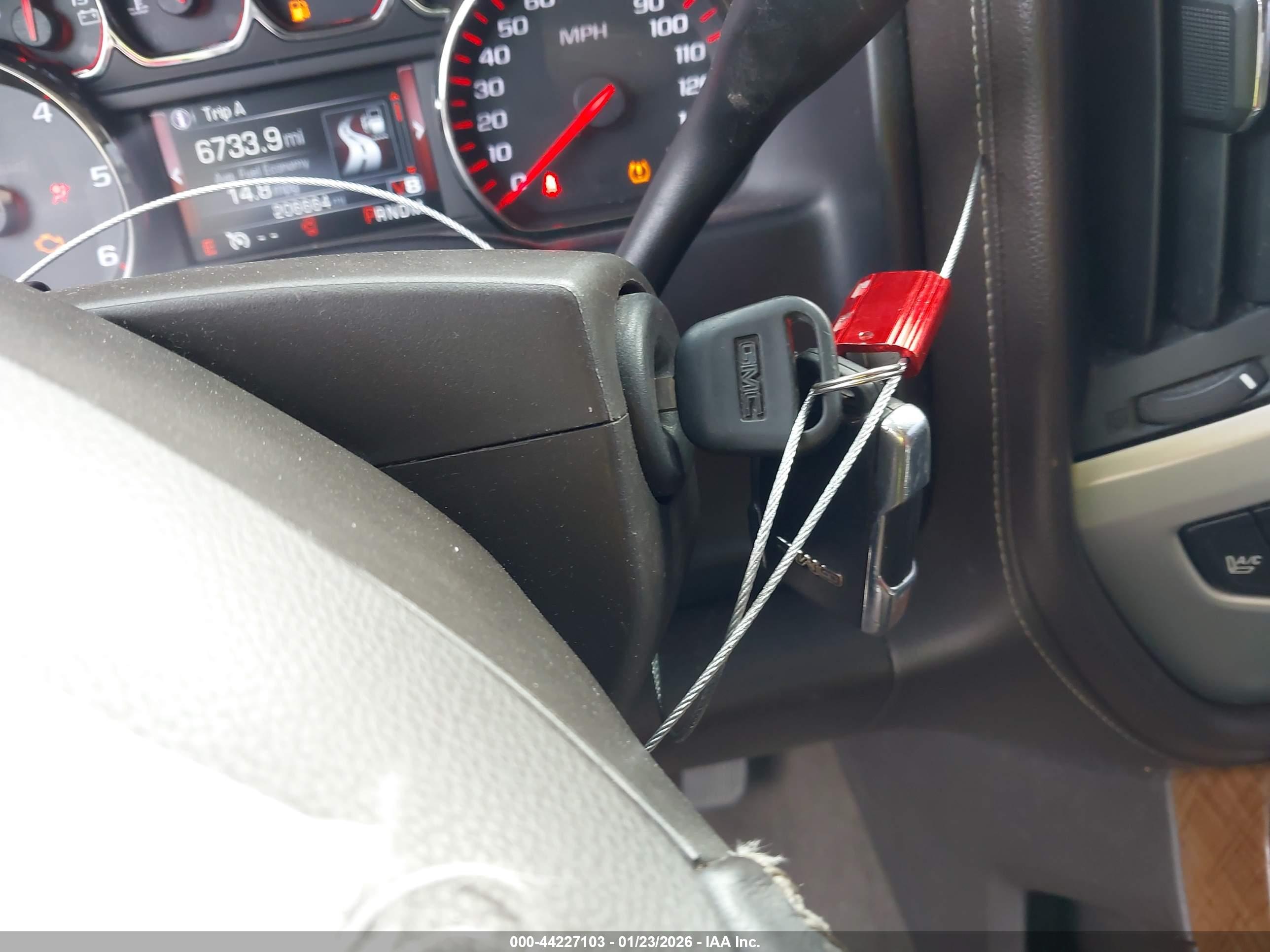 GMC SIERRA image 11