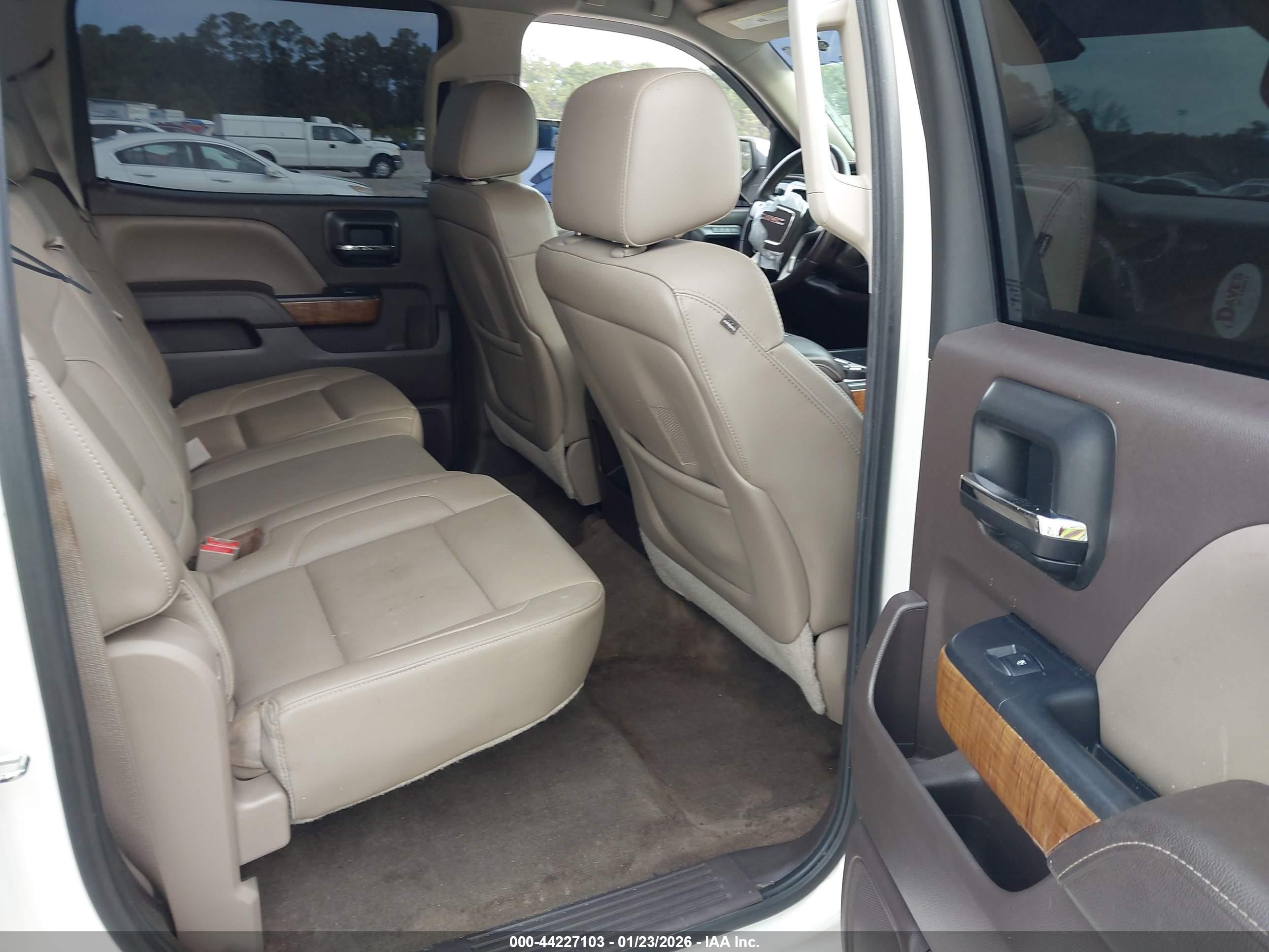 GMC SIERRA image 8