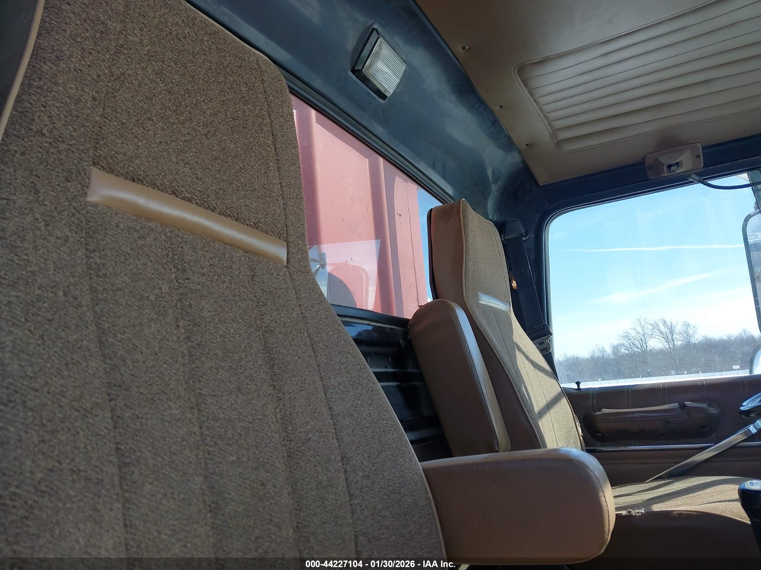 FORD L-SERIES image 7
