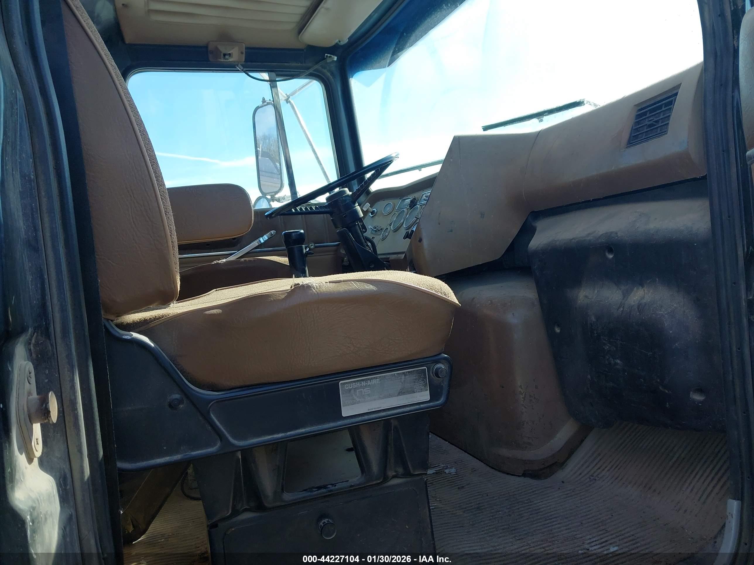 FORD L-SERIES image 8