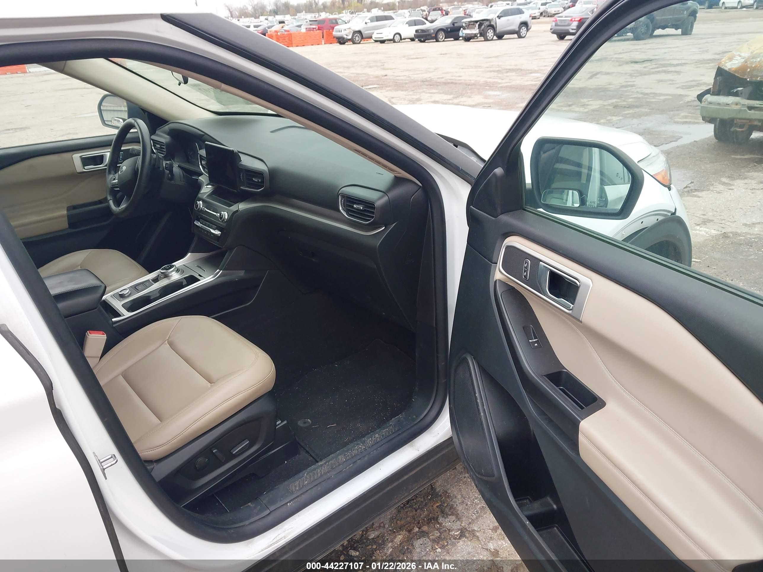 FORD EXPLORER image 5