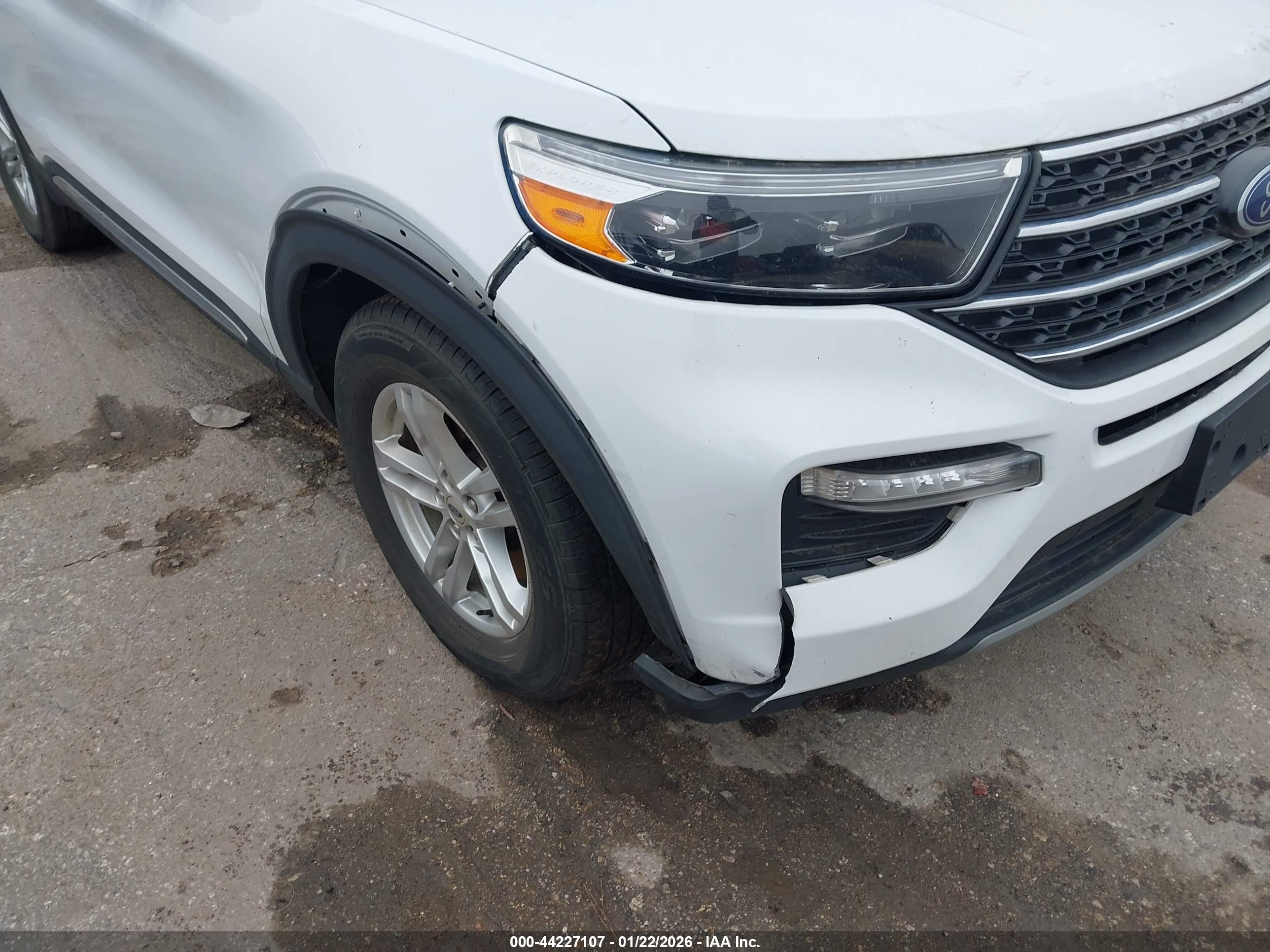 FORD EXPLORER image 6