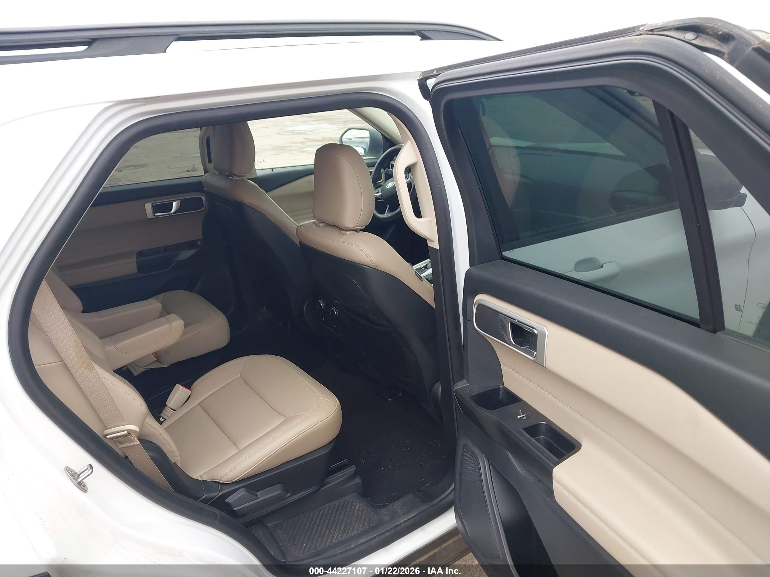 FORD EXPLORER image 8