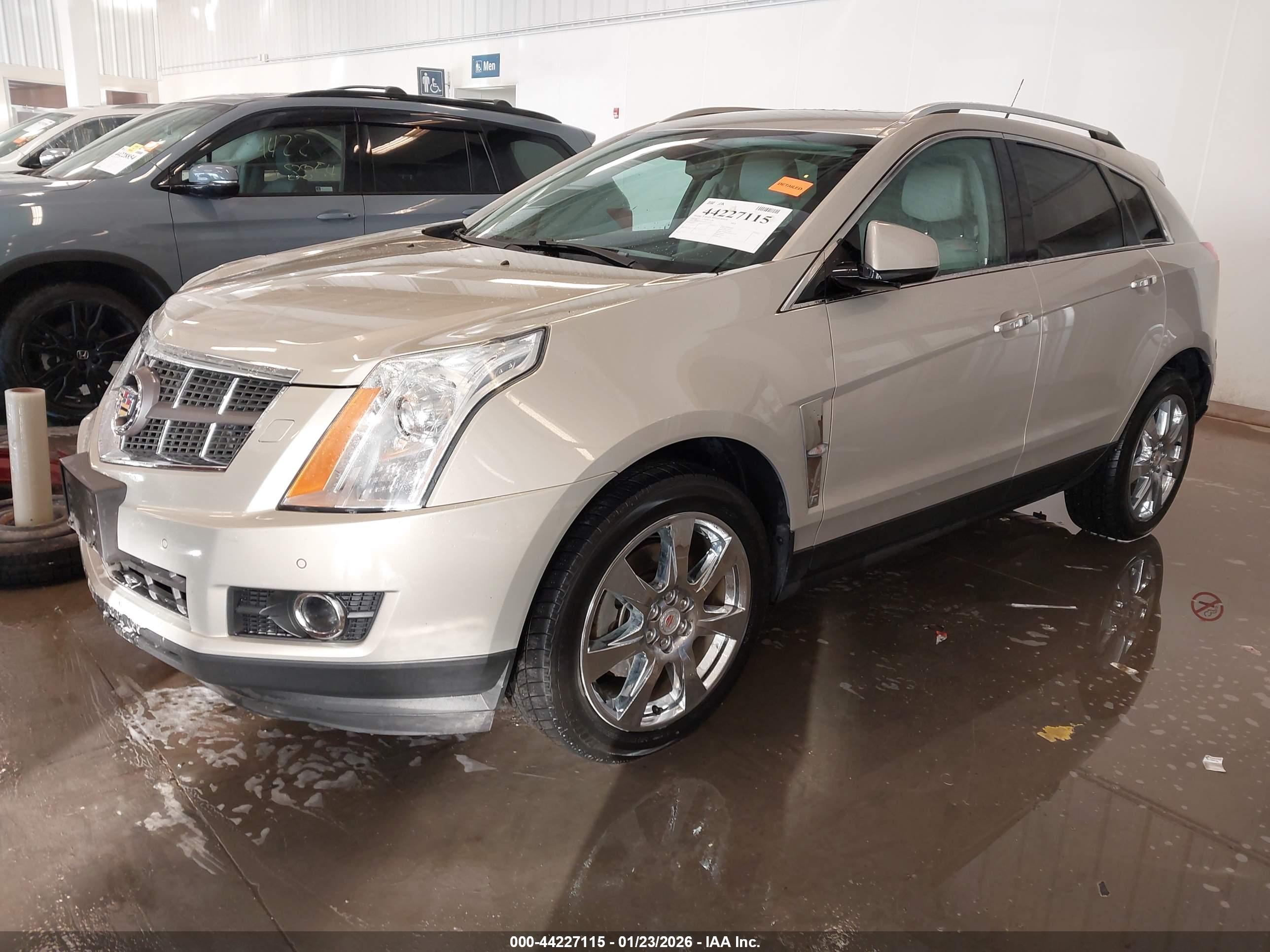 CADILLAC SRX image 2