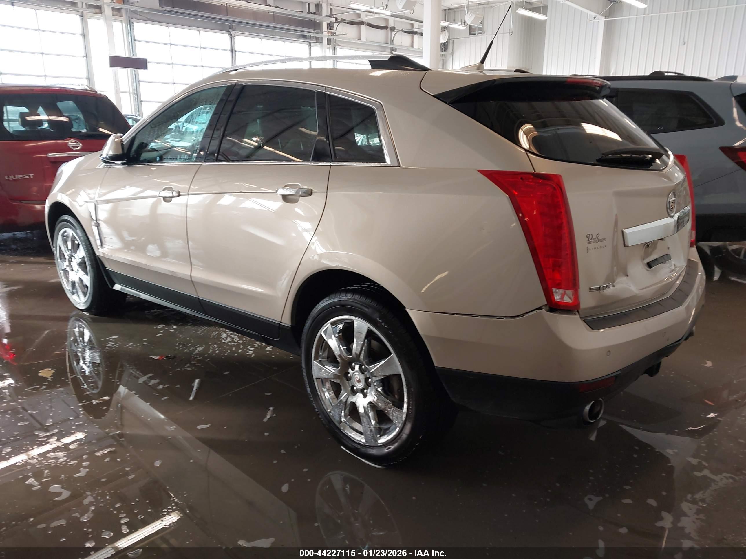 CADILLAC SRX image 3