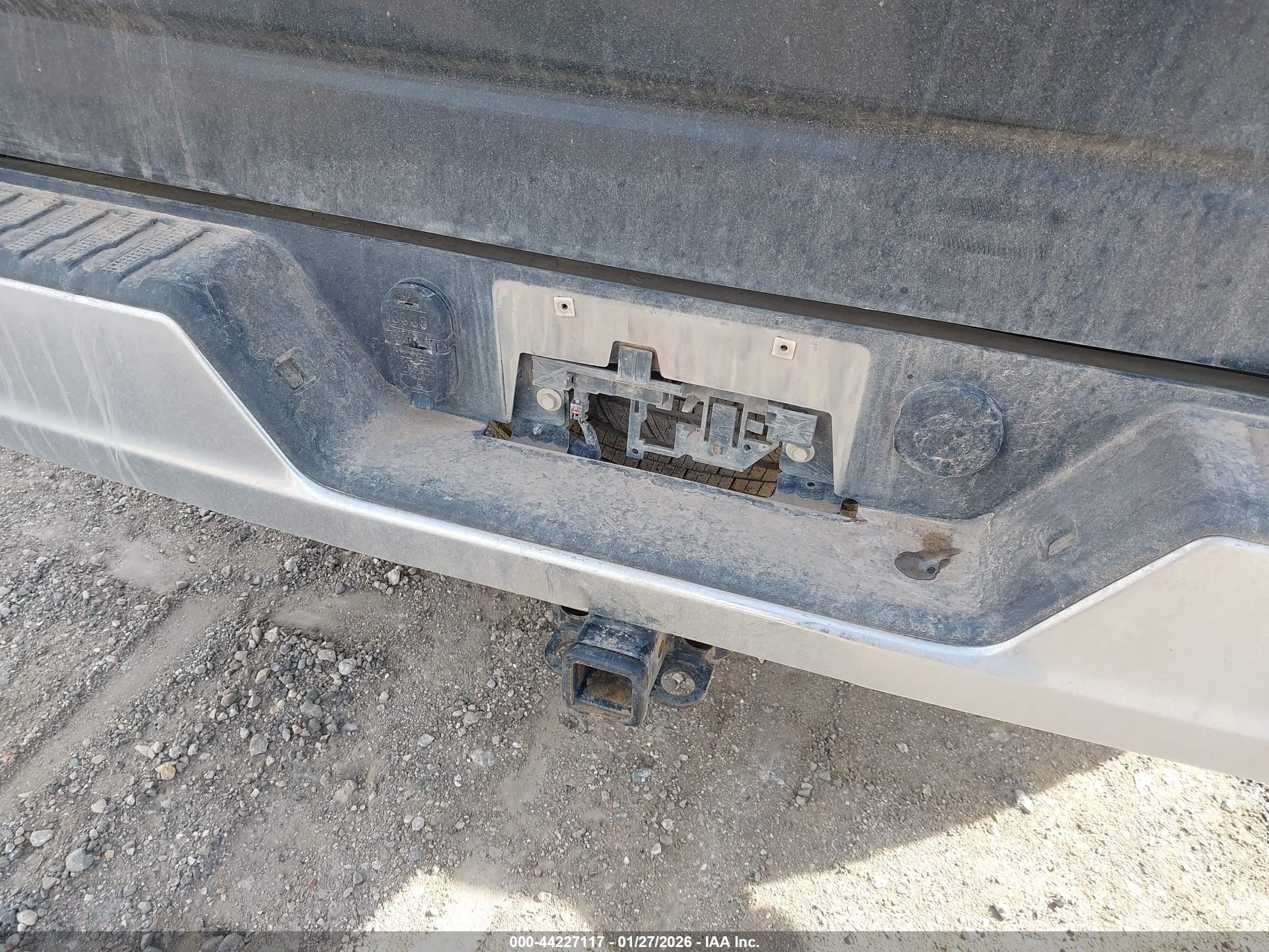 CHEVROLET SILVERADO image 6