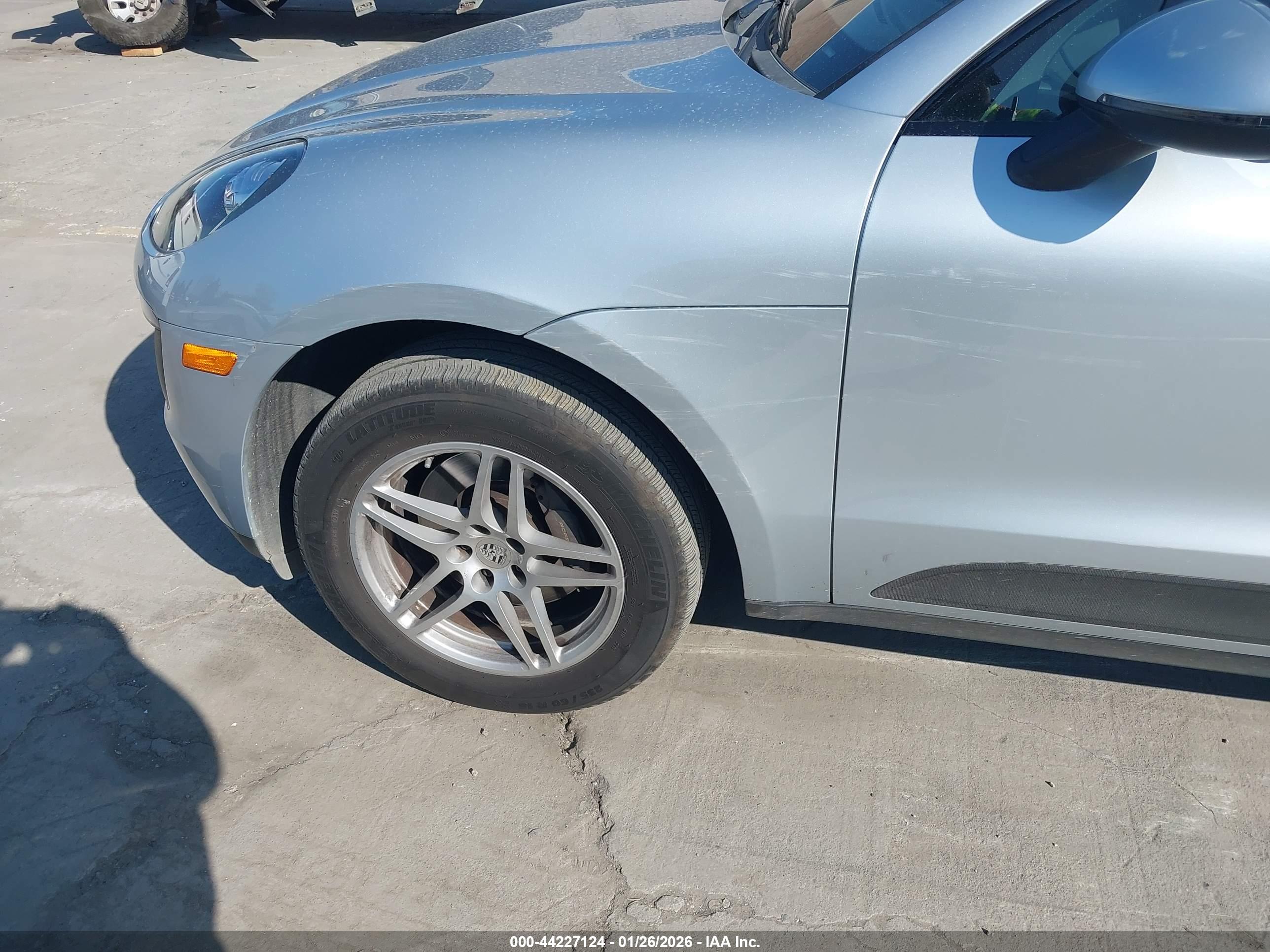 PORSCHE MACAN image 6
