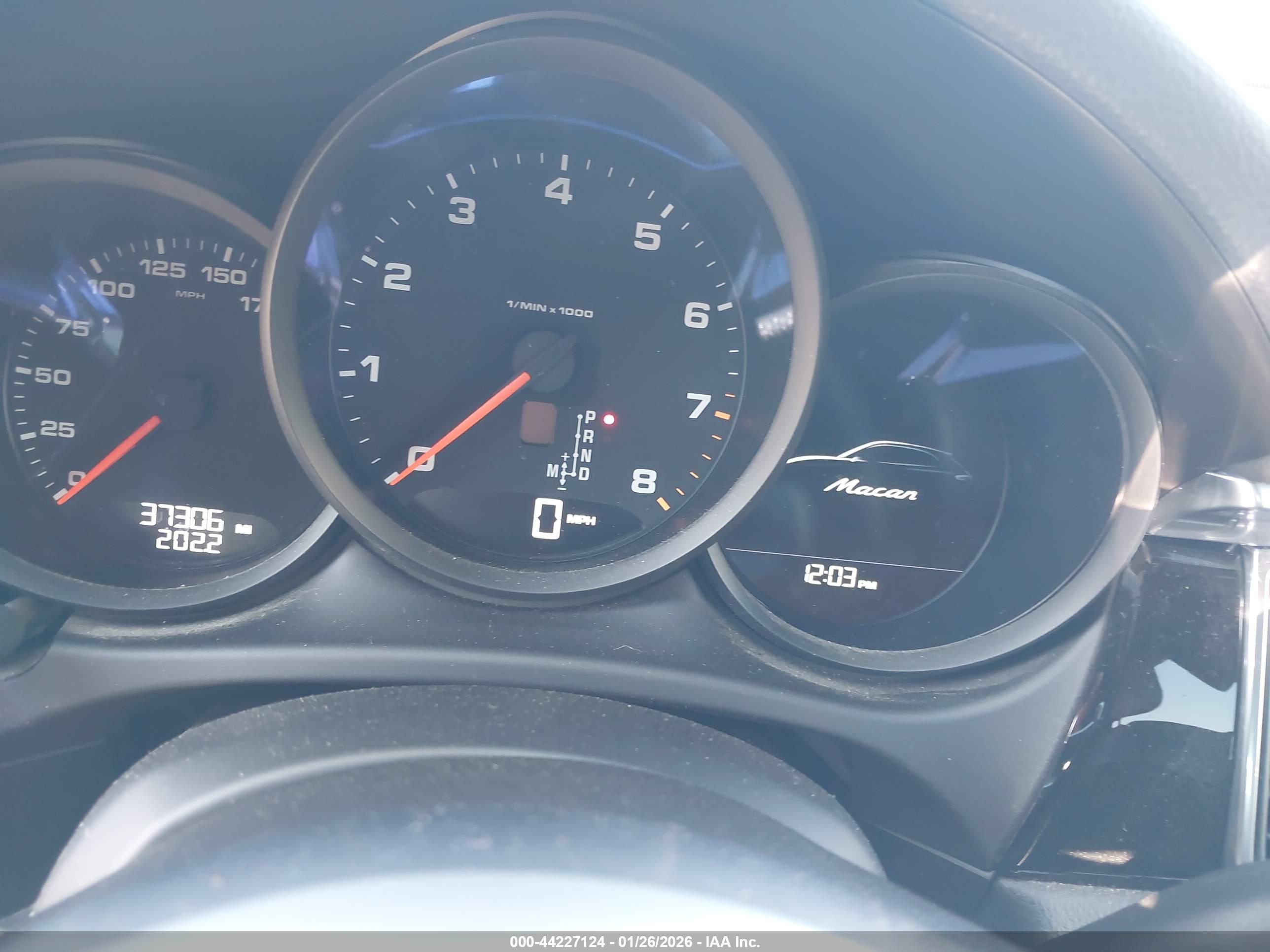 PORSCHE MACAN image 7